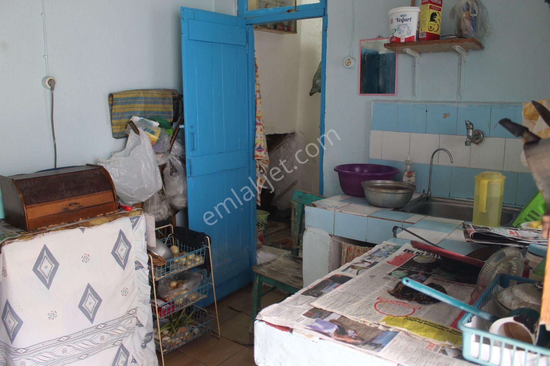 Premar Ayvada'dan Ayvalık Merkez'de 2 Katlı Avlulu 2+1 Taş Rum Evi - Görsel 12