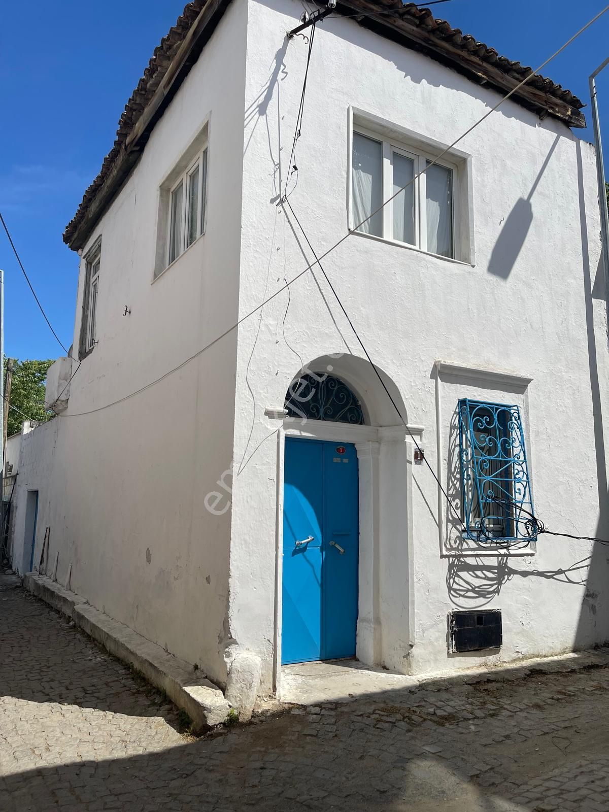 Premar Ayvada'dan Ayvalık Merkez'de 2 Katlı Avlulu 2+1 Taş Rum Evi