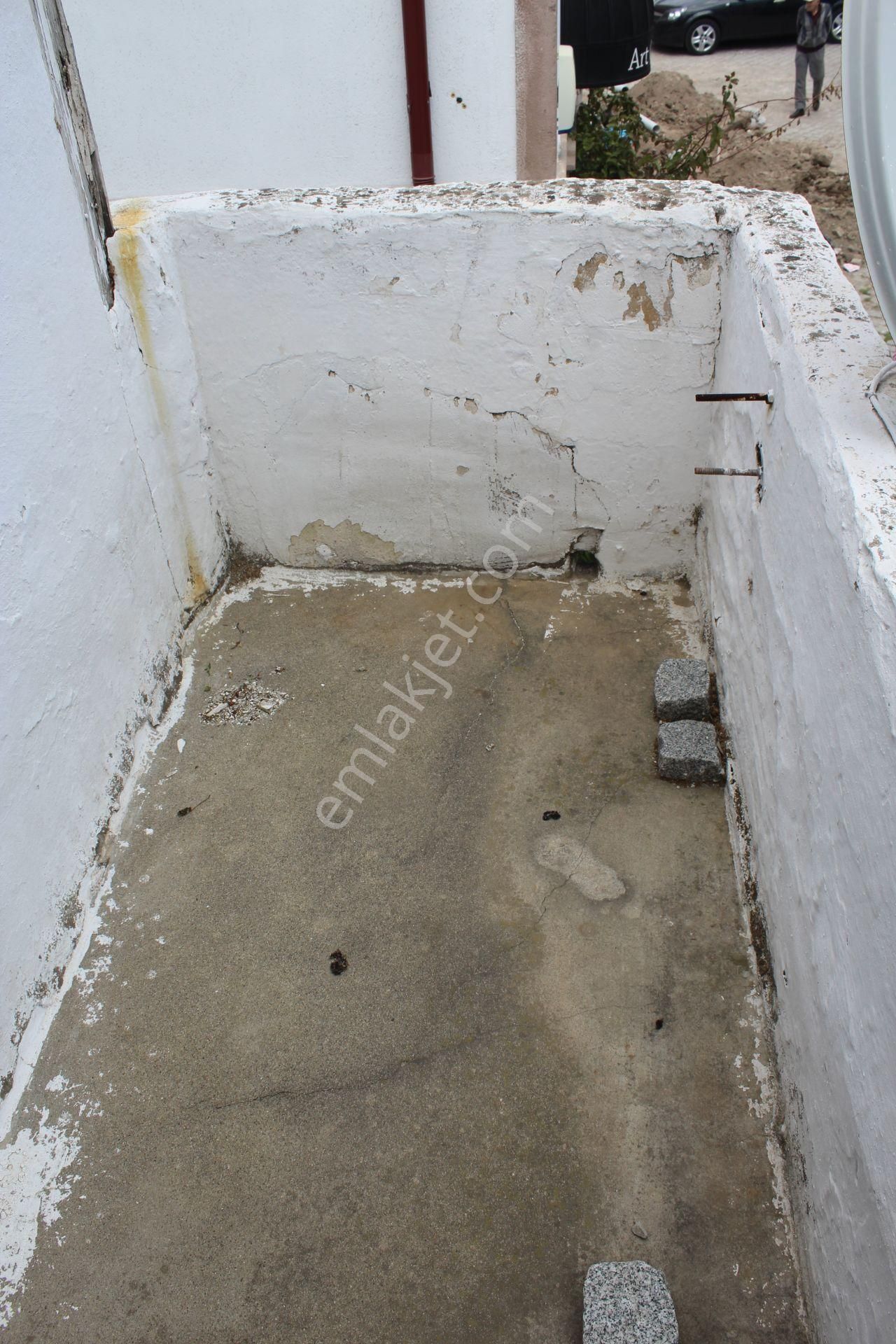 Premar Ayvada'dan Ayvalık Merkez'de 2 Katlı Avlulu 2+1 Taş Rum Evi - Görsel 26