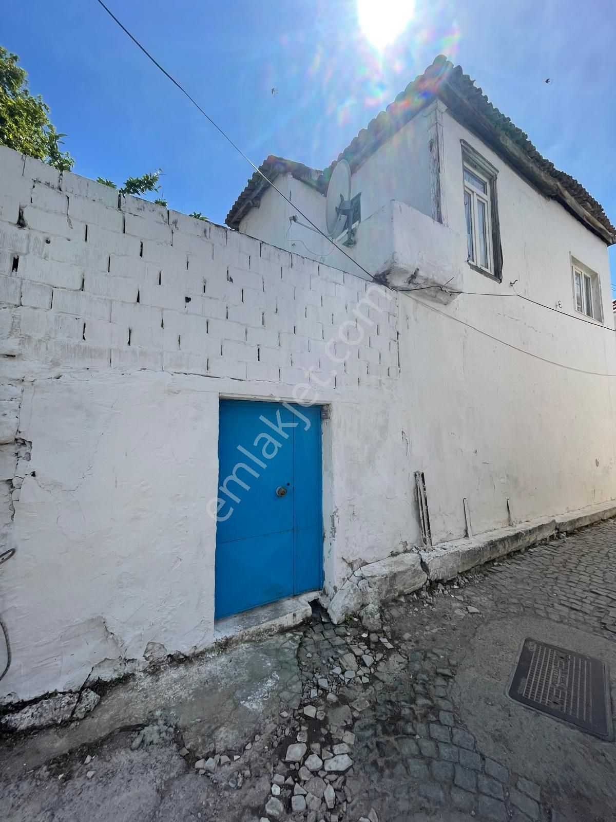 Premar Ayvada'dan Ayvalık Merkez'de 2 Katlı Avlulu 2+1 Taş Rum Evi - Görsel 2