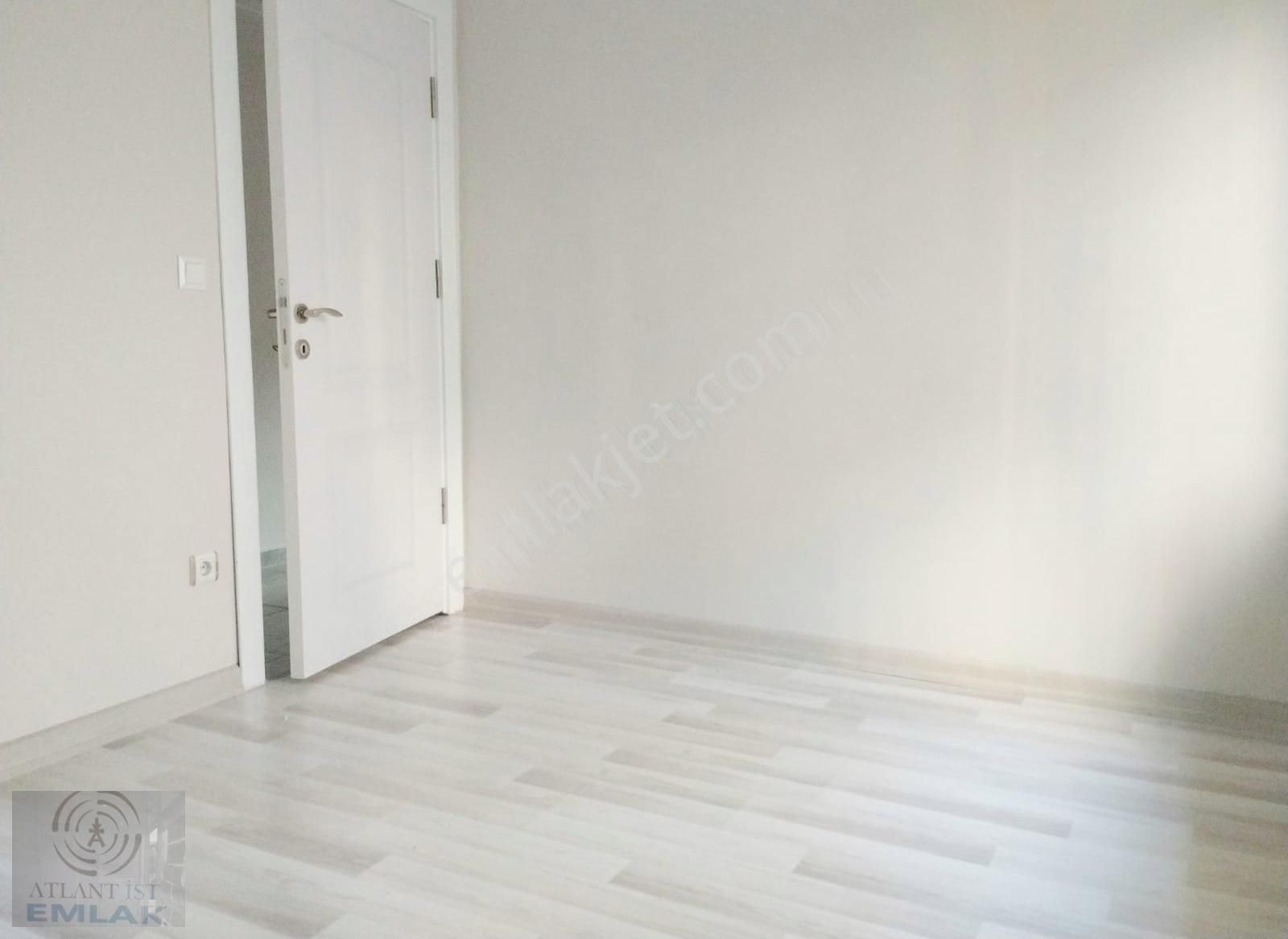 Yatırımlık İçerenköy Şafak Camisine Yakın 2+1 80m2 Asansörlü