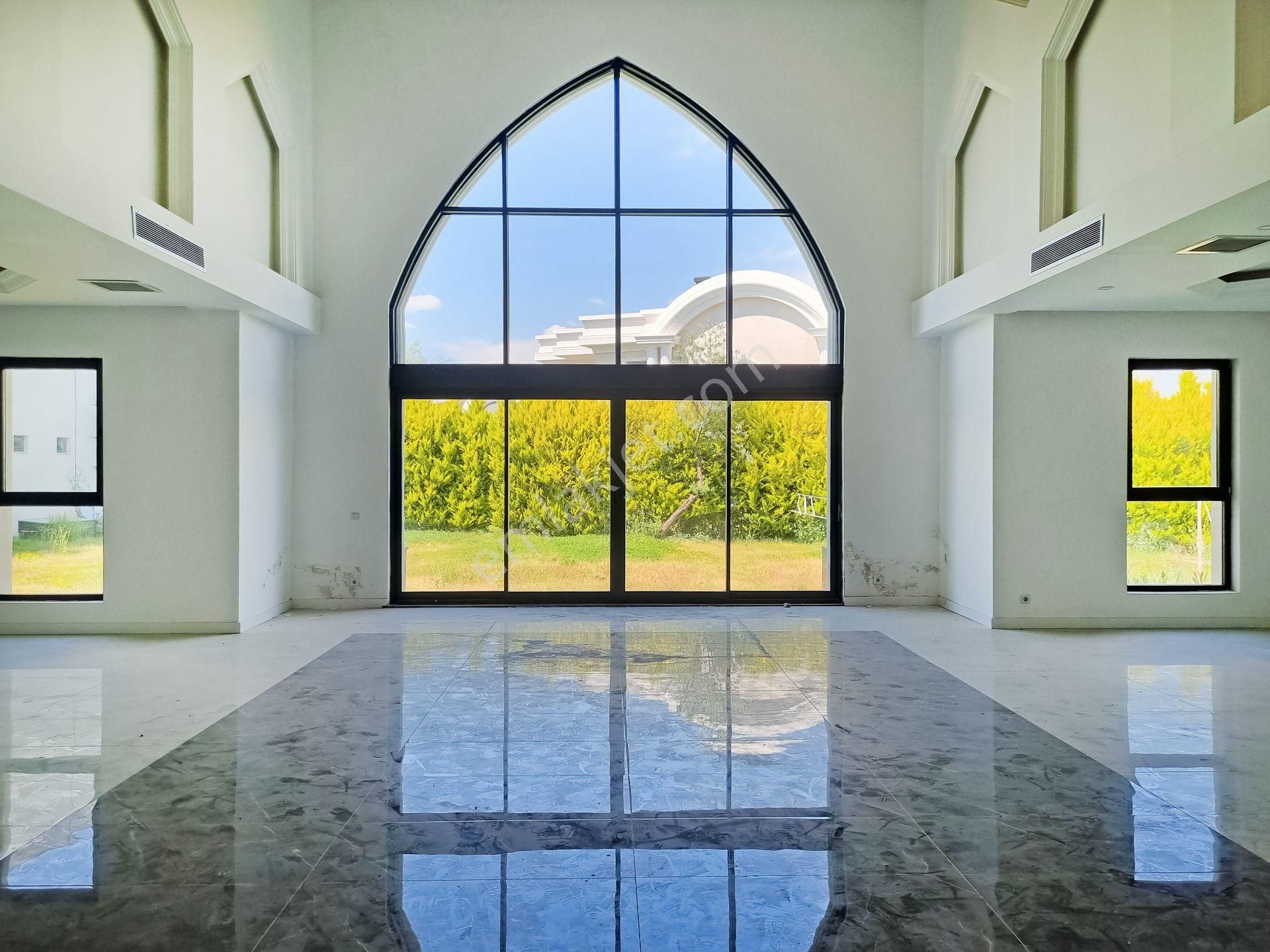Gökhan Üçgün'den Château D'or Sitesi'nde Sıradışı 1024 M² Konak - Görsel 5