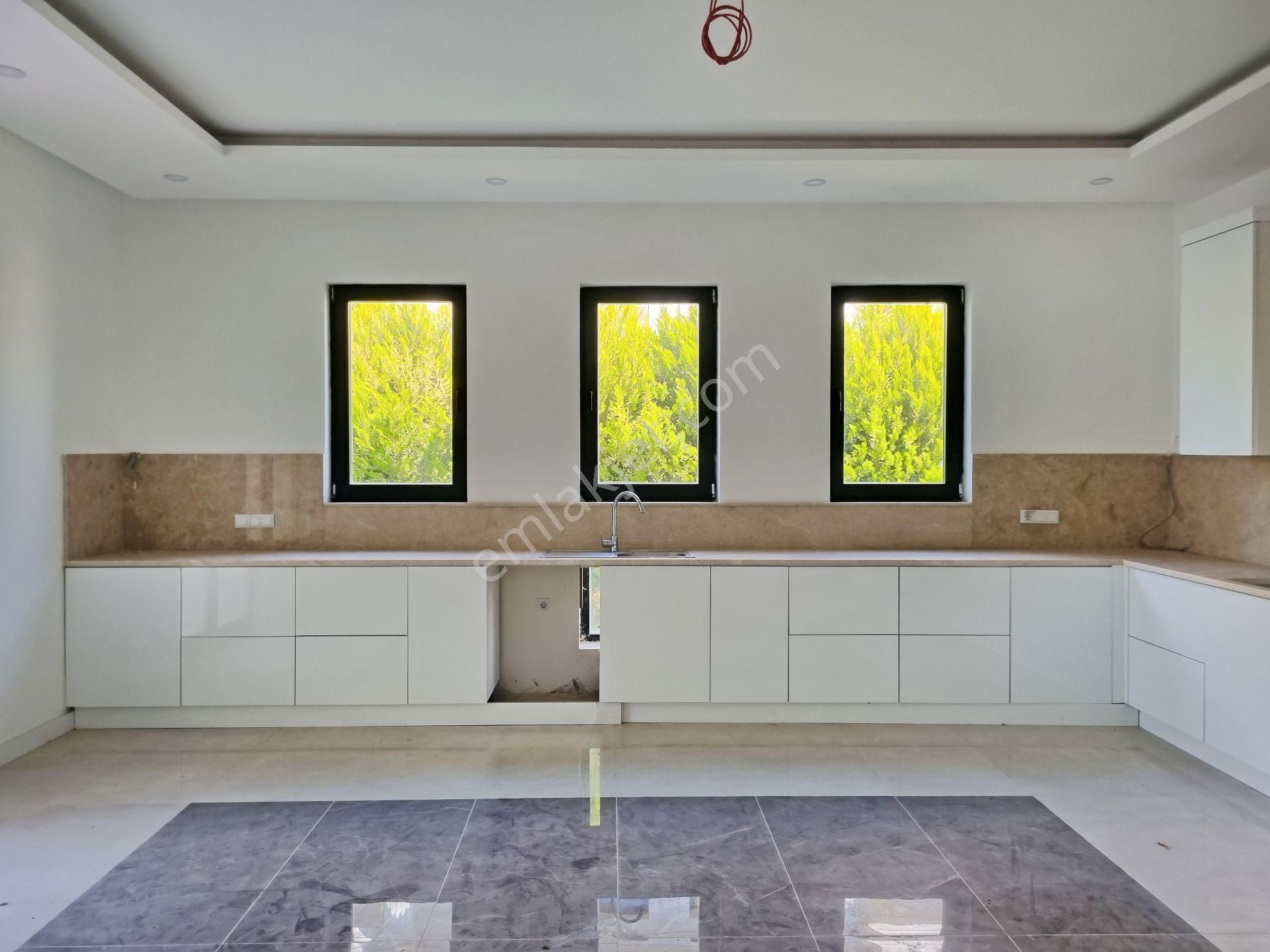 Gökhan Üçgün'den Château D'or Sitesi'nde Sıradışı 1024 M² Konak - Görsel 11
