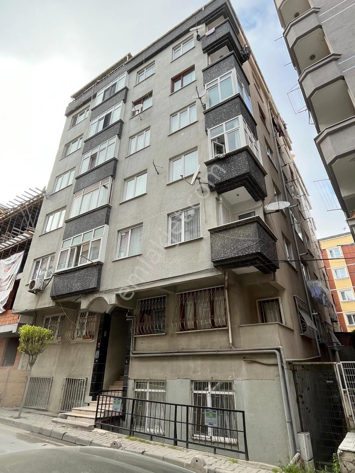 Yenibosna Fevzi Çakmak Mah* 2+1 Balkonlu Yüksek Giriş Daire