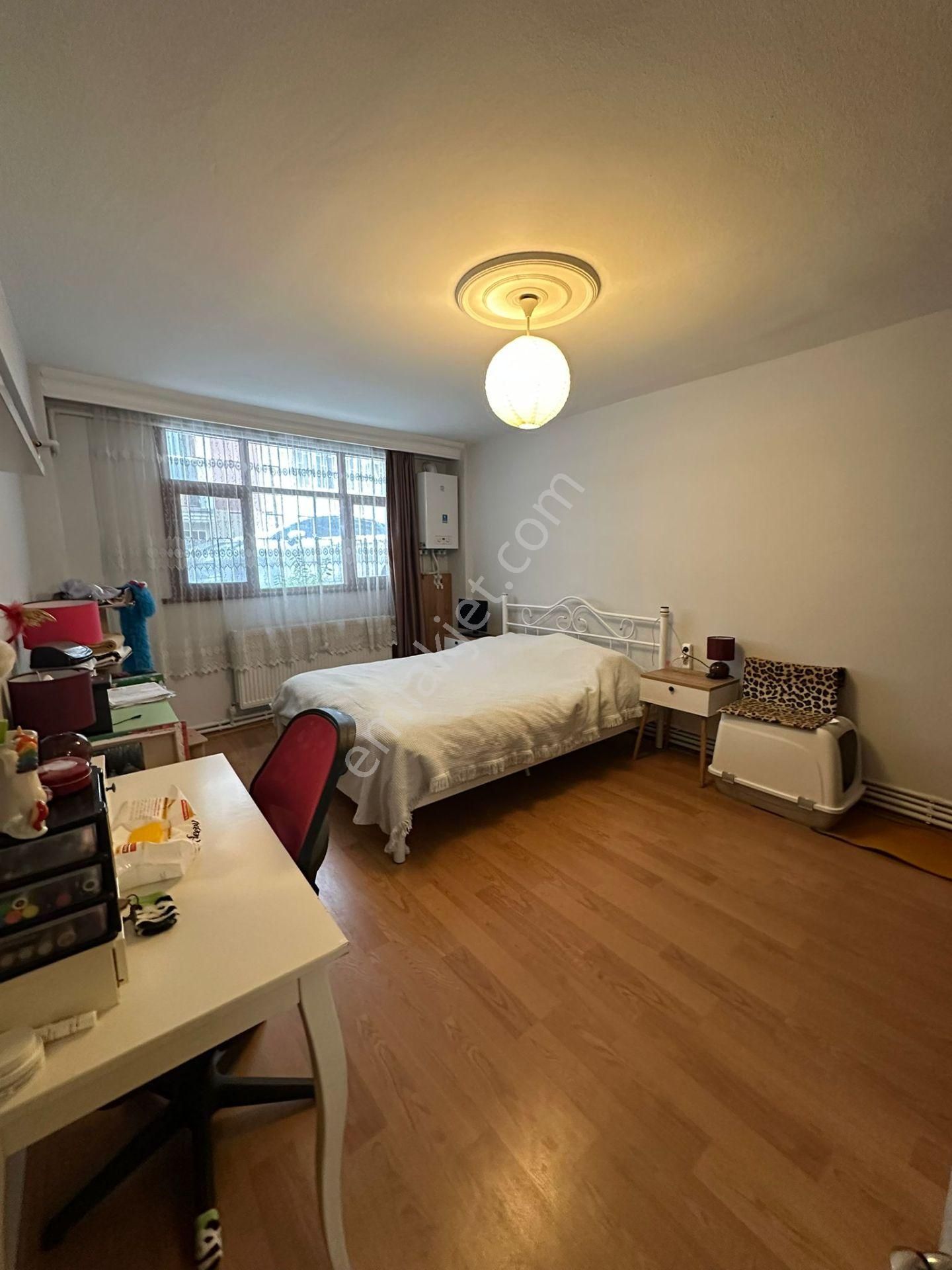 Üsküdarda Nuhkuyusu Caddesine Paralel Masrafsız Aydınlık 2+1 75 M² Satılık Daire (kiracısız)