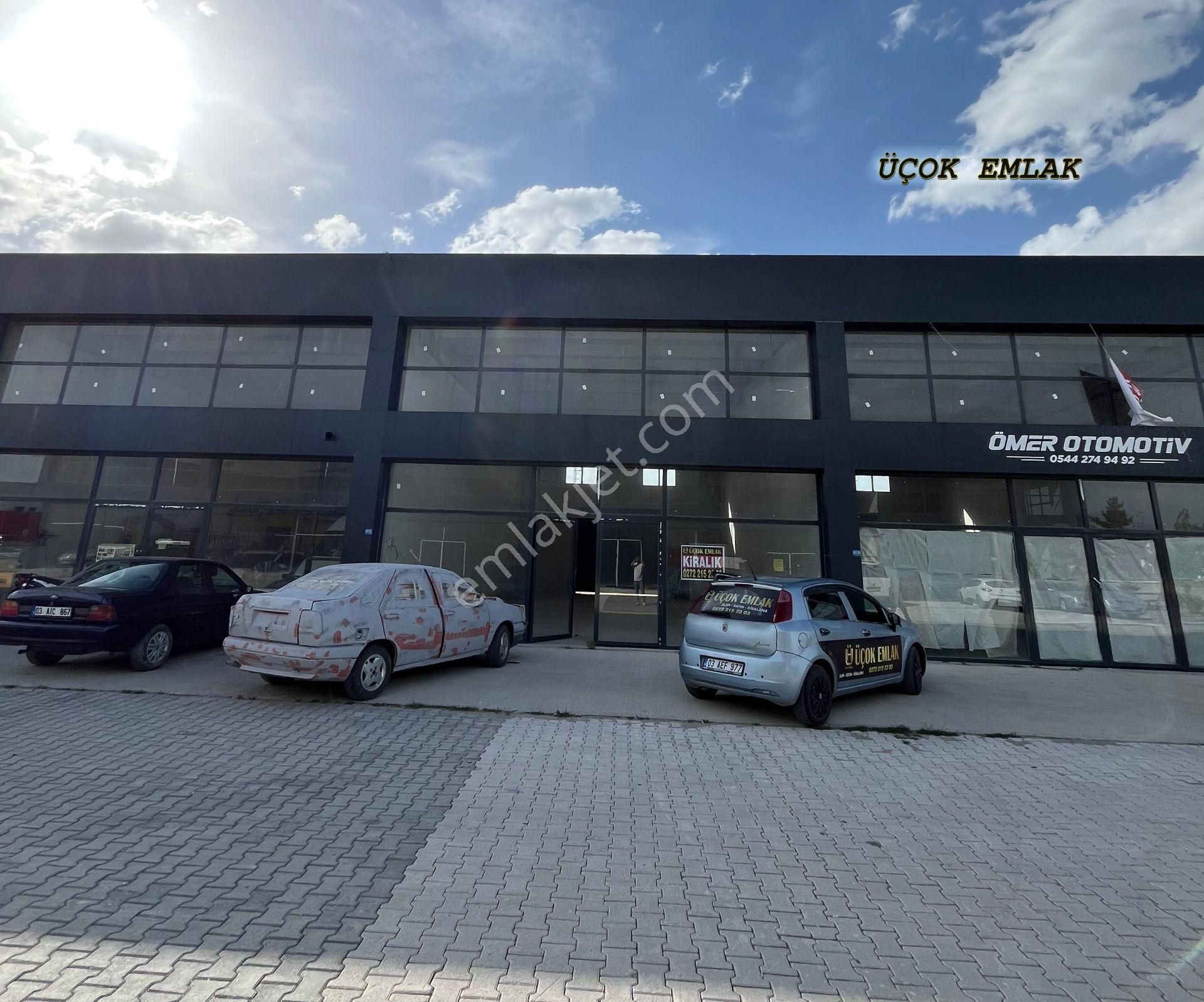 Afyon Üçok Emlaktan Ankara Yolu Üzeri Kiralık 150m² Dükkan