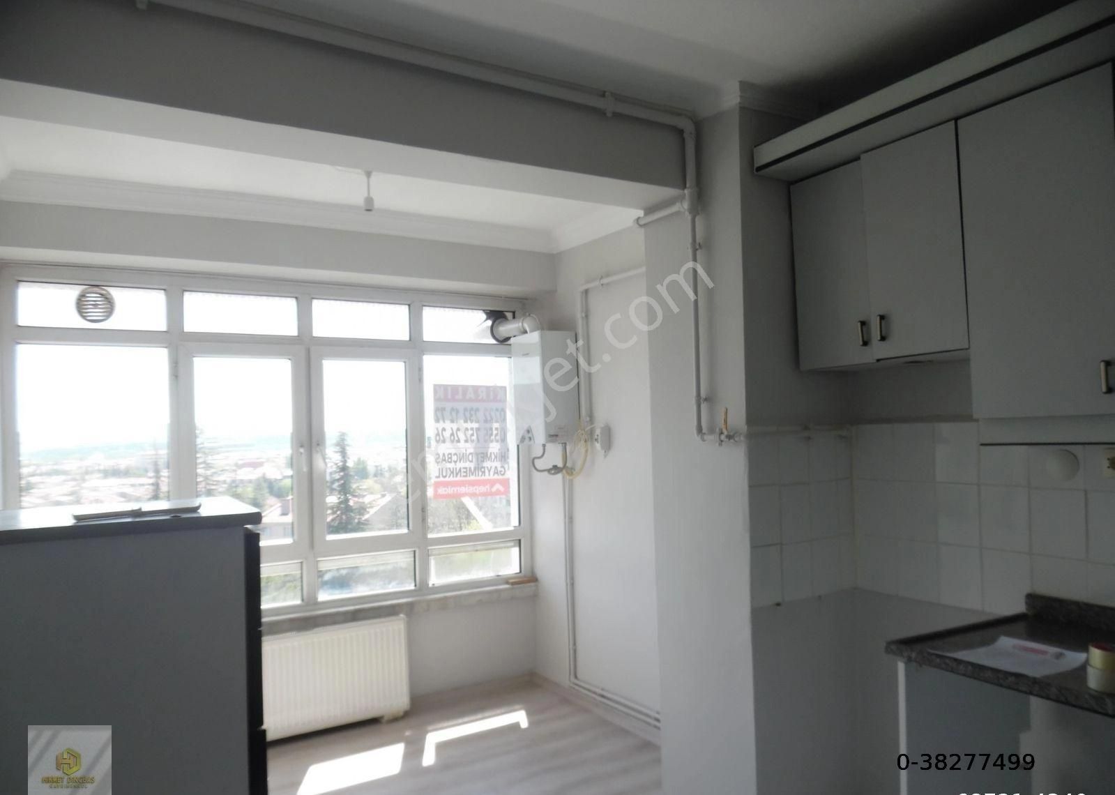 Uluönder Mahallesinde Ali Cebesoy Tramvay Durağı Yakını Kiralık 2+1 Daire
