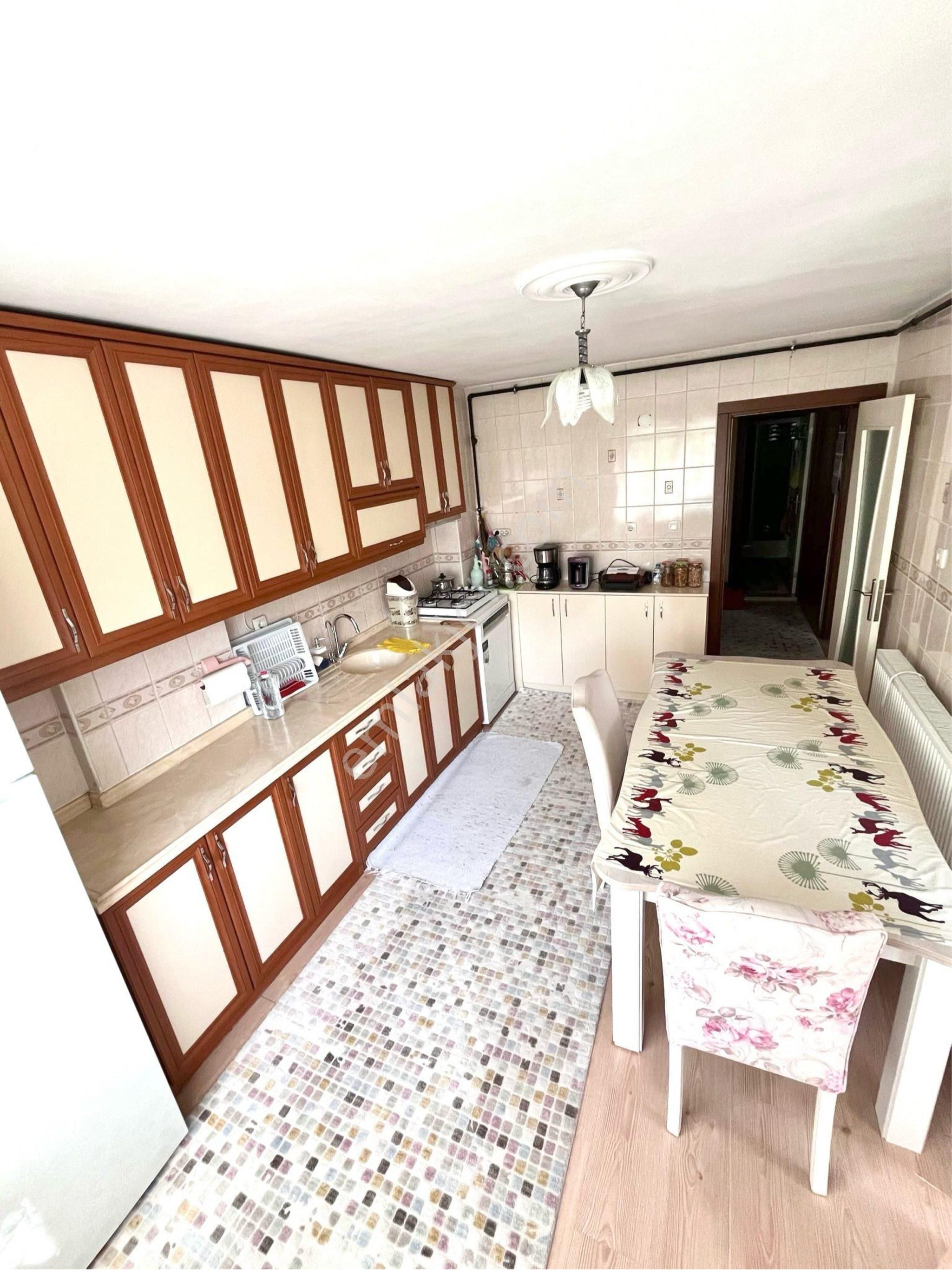 Topraklıkta 2+1 Geniş Kullanışlı Satılık Daire