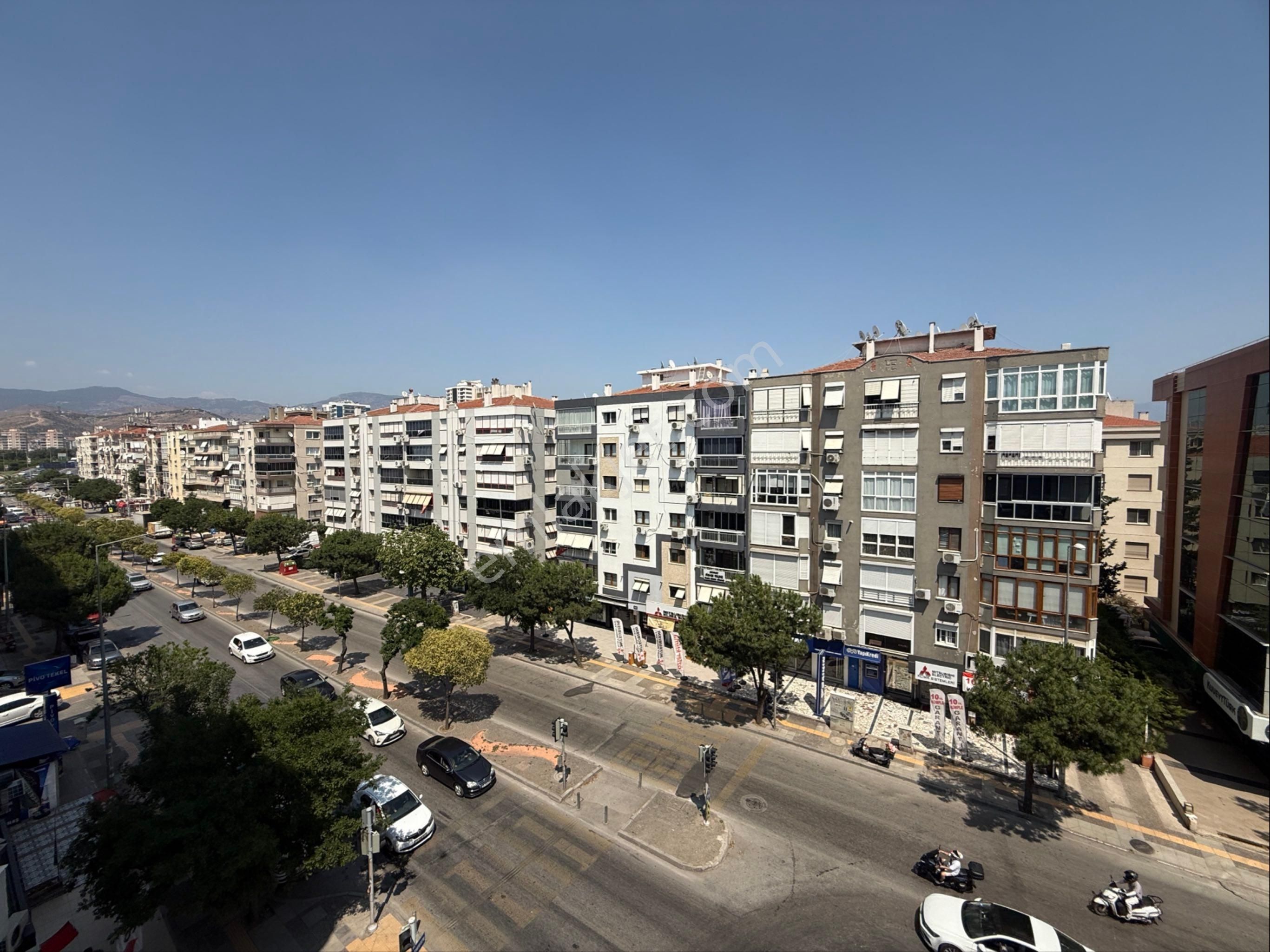 Karşıyaka Goncalar Mahallesınde 3+1 Genış Ve Ferah Daır