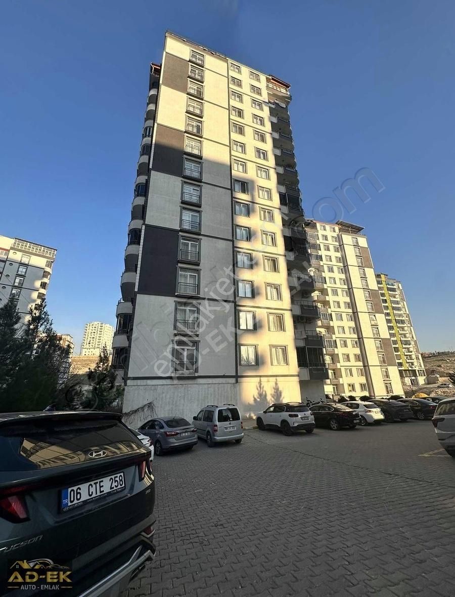 Vefa Evlerinde Yüksek Ara Katta Satılık Lüks 4+1