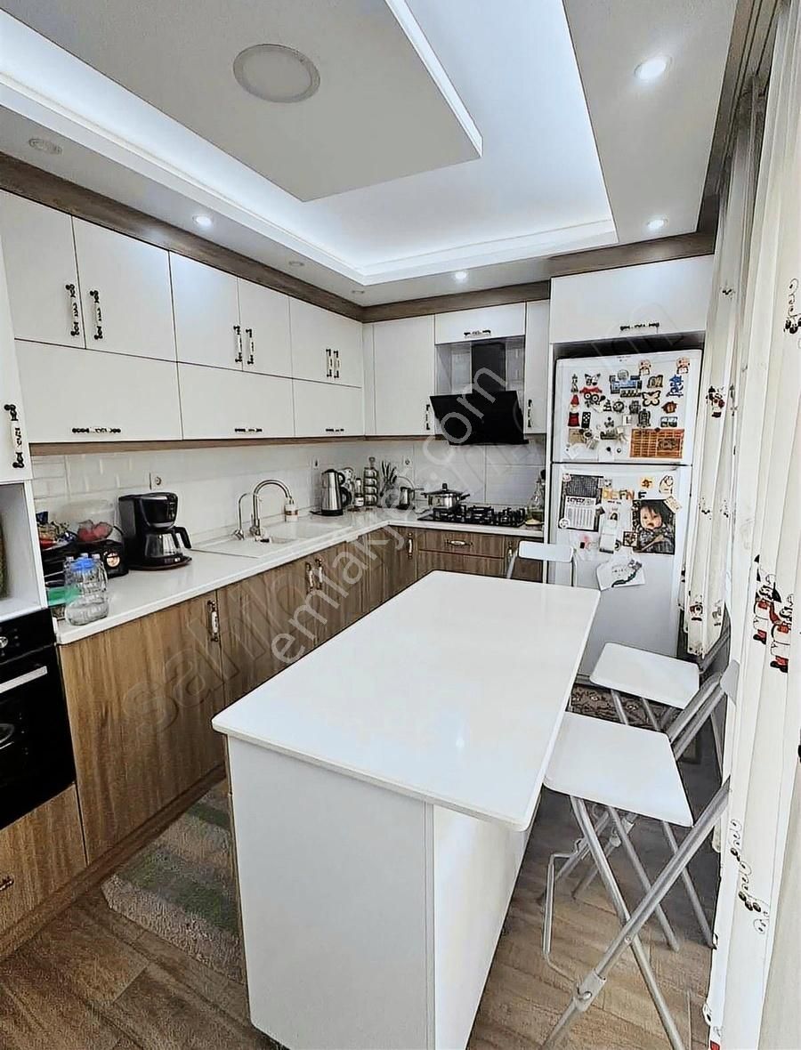 Eski Manisa Yolunda Caddede 3+1 Daire Full Tadilatlı Masrafsız