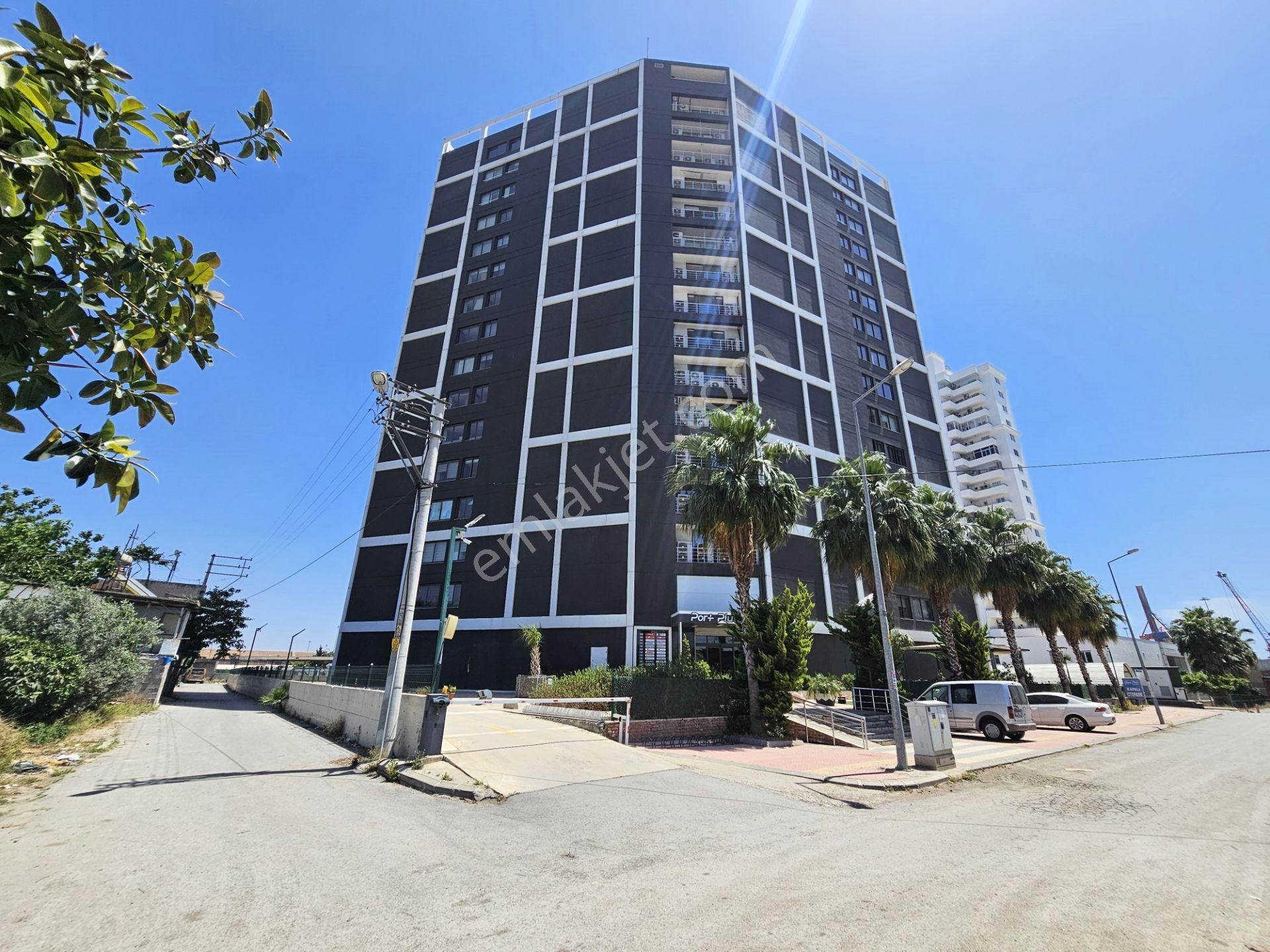 Mersin Akdeniz Liman B Kapısı Karşısı Plazada Satılık Ofis