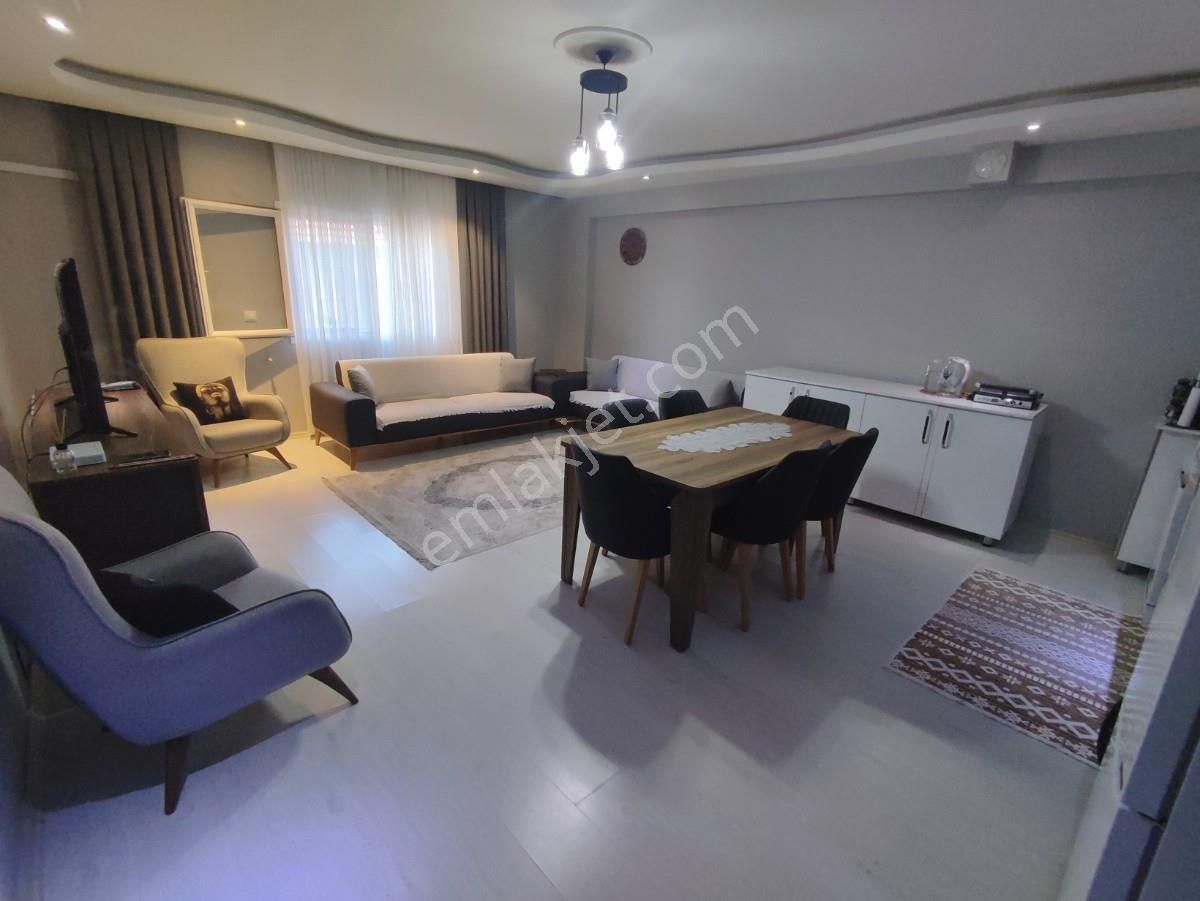 Bayraklı Gümüşpalada Bakımlı Ve Masrafsız Satılık 2+1 Daire