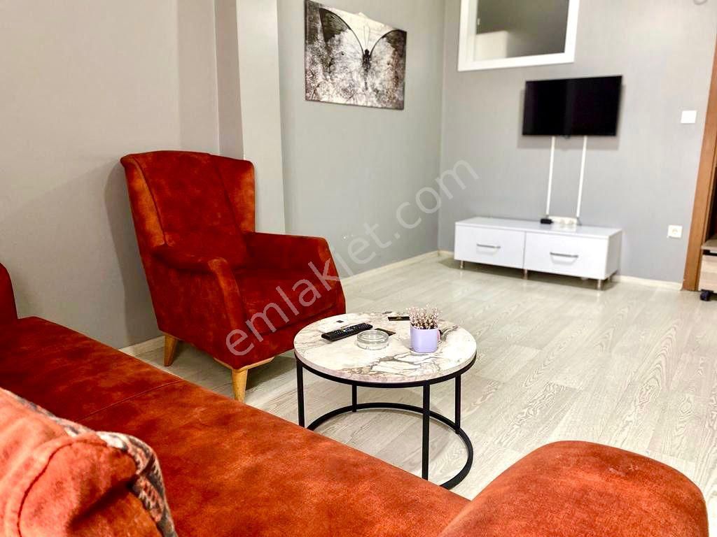 Fatih Topkapı'da Tramvay Yakını Lüks Dizayn Orj Resim Teraslı Günlük Kiralık Daireler 7/24