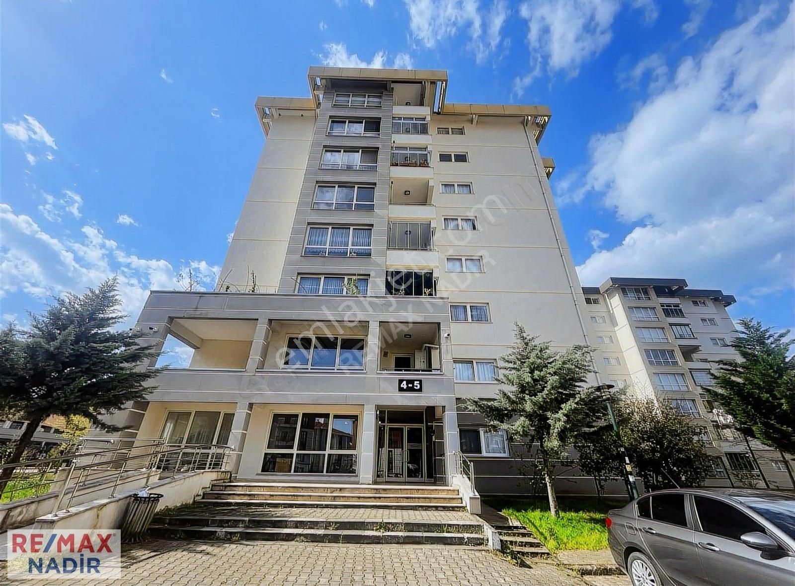 Remax Nadir'denaksu Küçükköy Tokide 2+1 Kiralık Geniş Toki Daire