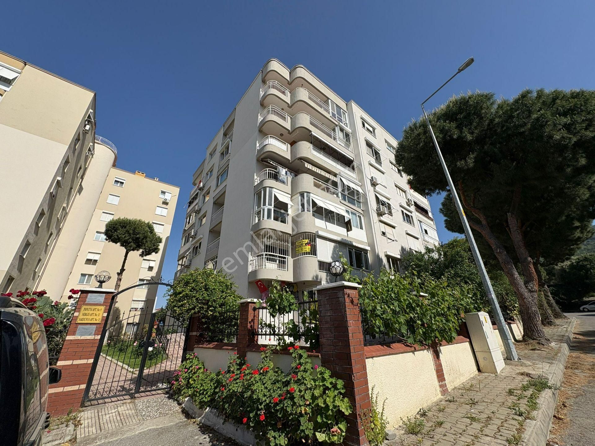 Narlıdere Kaymakamlık Yakını Deniz Manzaralı Satılık Arakatdaire