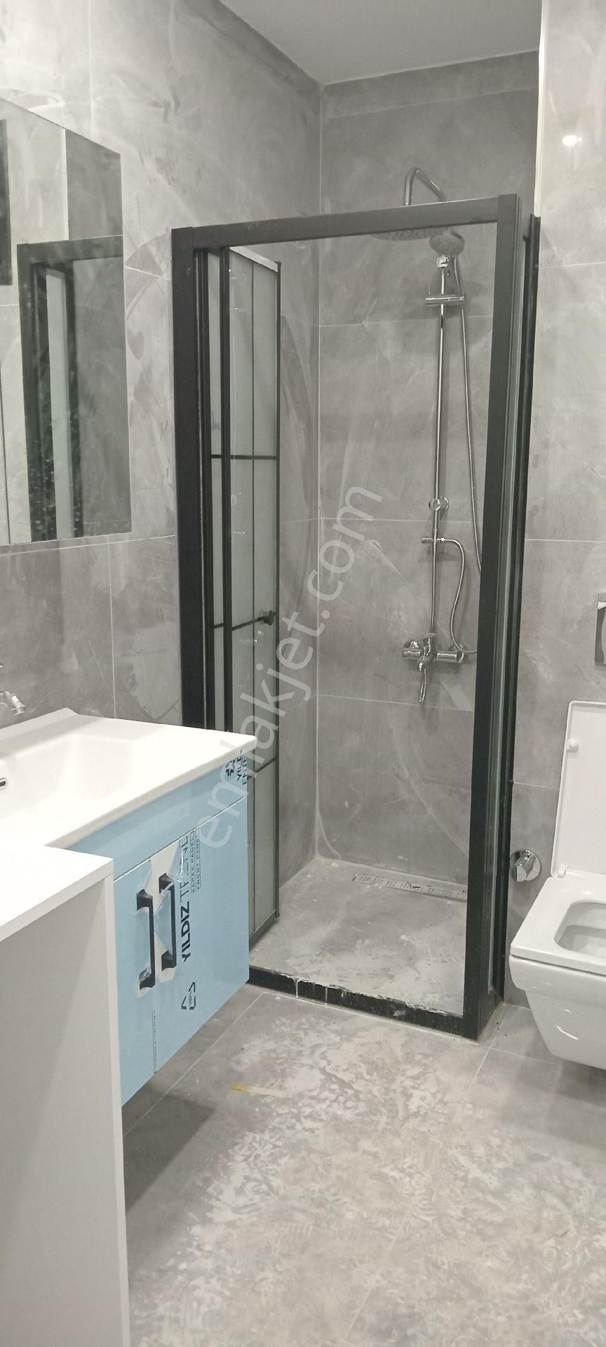 Bakırköy Merkezde Cadde Üstü - Görsel 29
