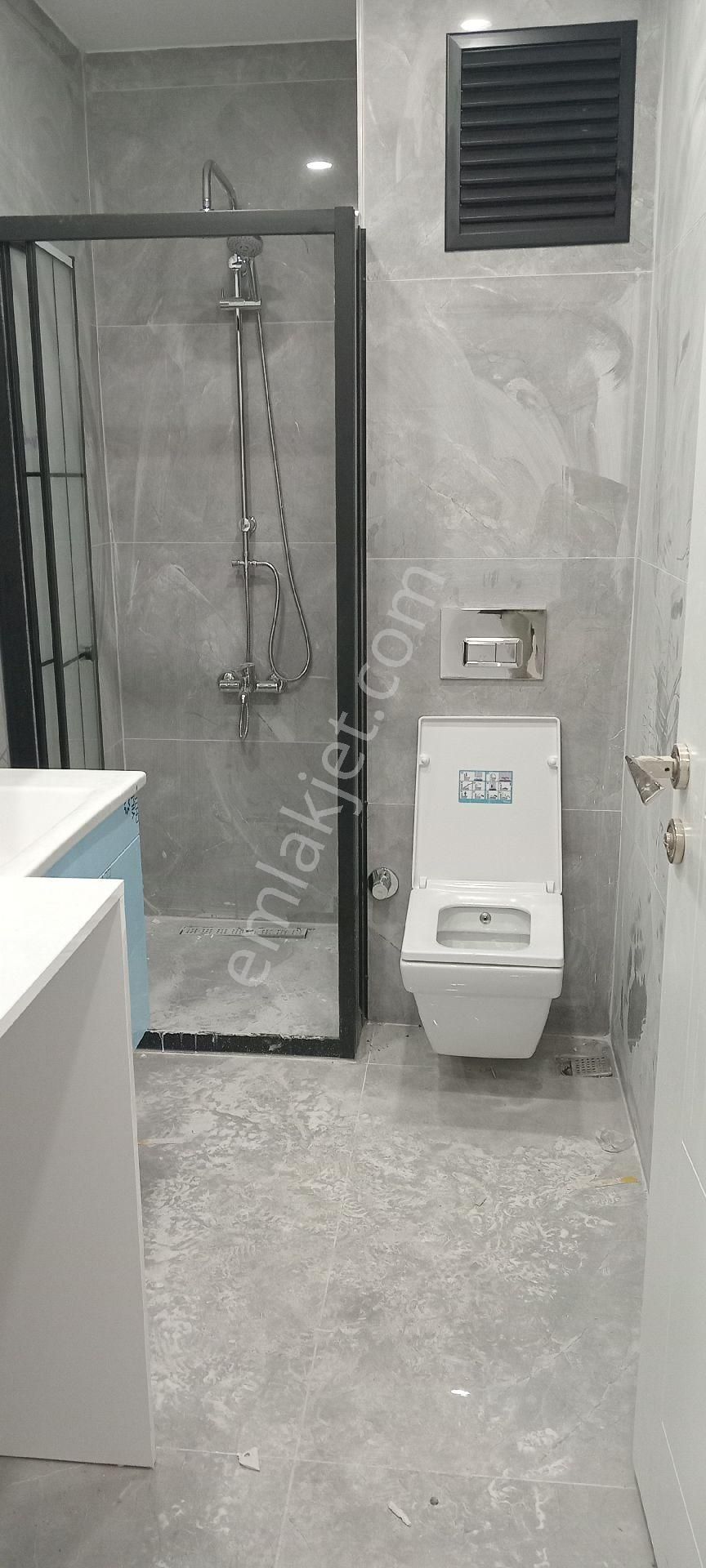 Bakırköy Merkezde Cadde Üstü - Görsel 26