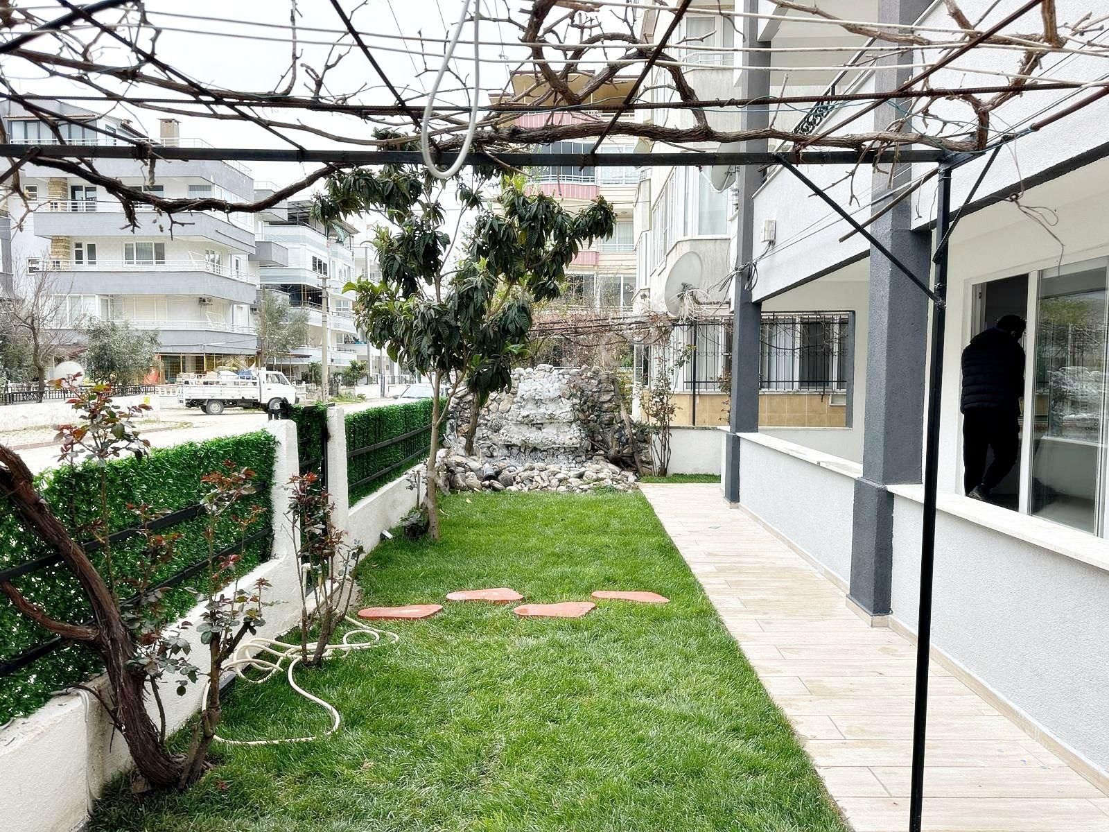 🔴akçay'da Müstakil Tadında Geniş Bahçe Kullanımlı Satılık 3+1 Daire