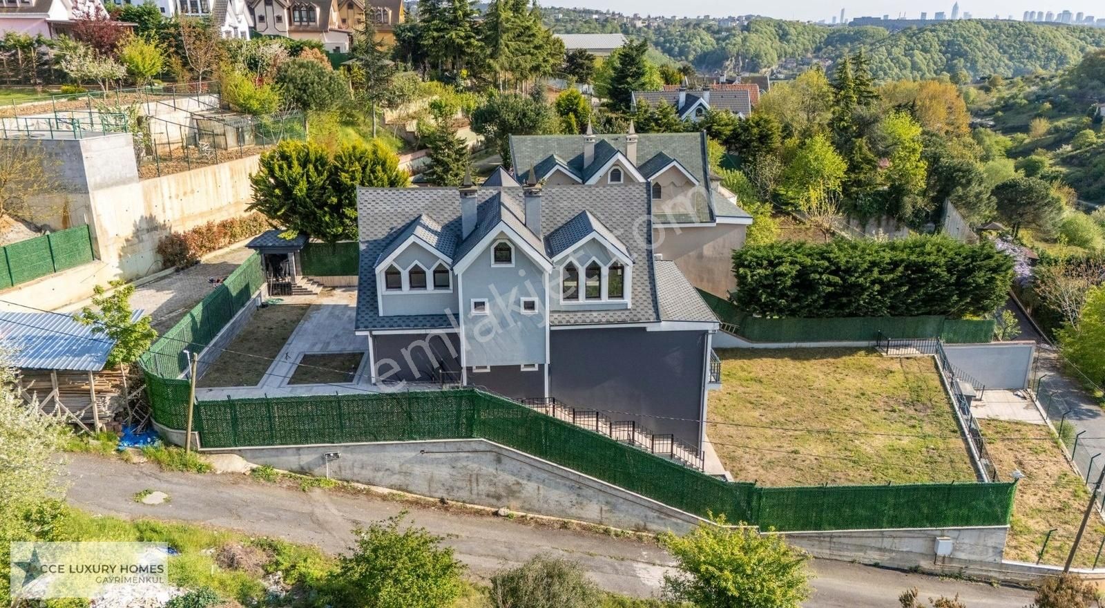 Çavuşbaşı Yavuz Selim Erguvan Sitesinde Satılık Villa