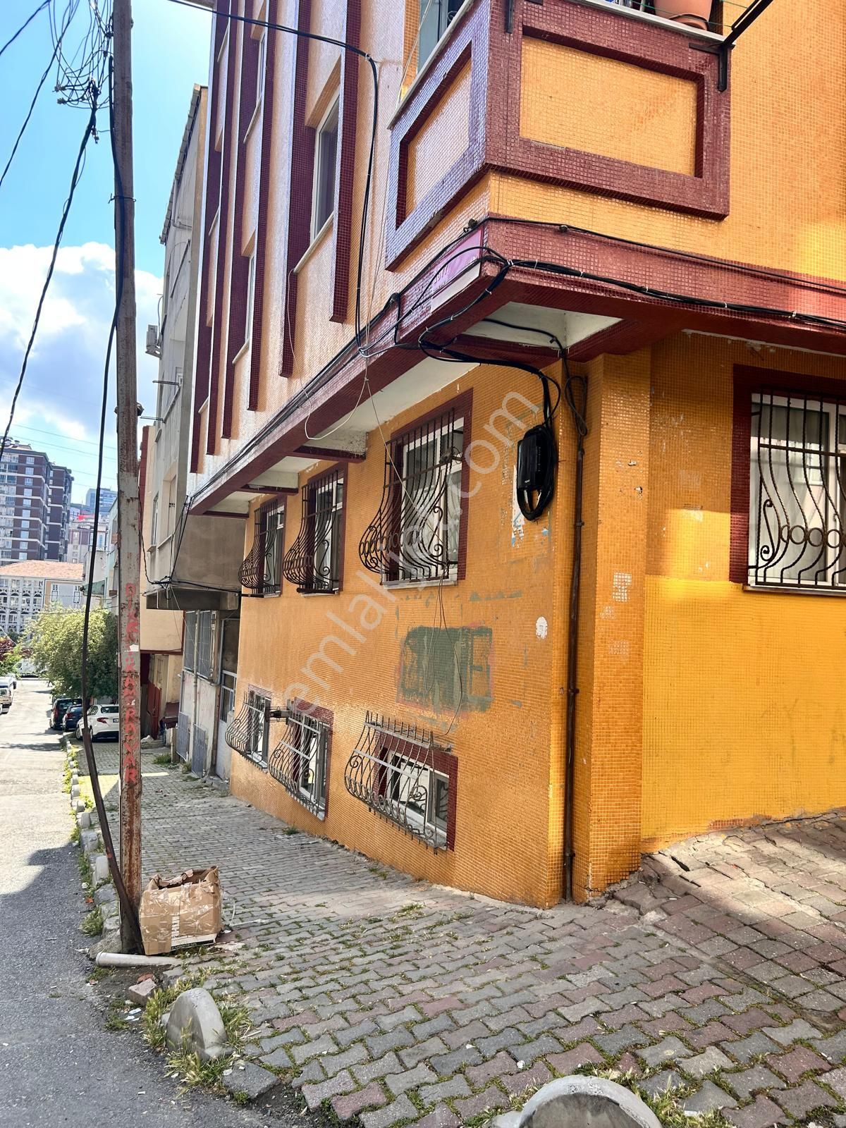 Torunlar Emlaktan Yeni Mah Yürüyüş Yolunda Kiralık 2+1 D.gazlı Bahçe Katı. Daire