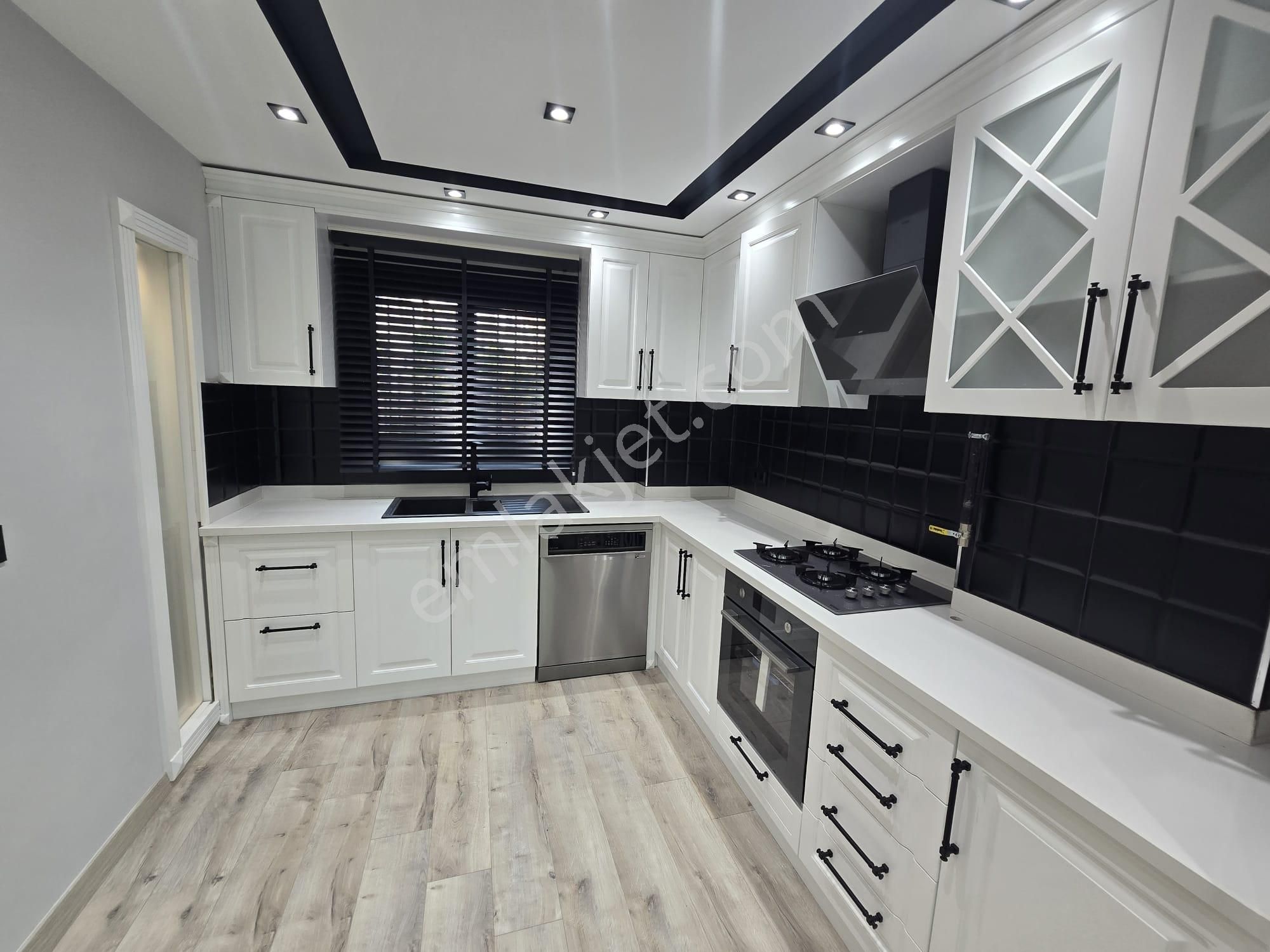 Karınca'dan Viranşehir Mh'de Full Eşyalı 5+1 Teraslı İkiz Villa!