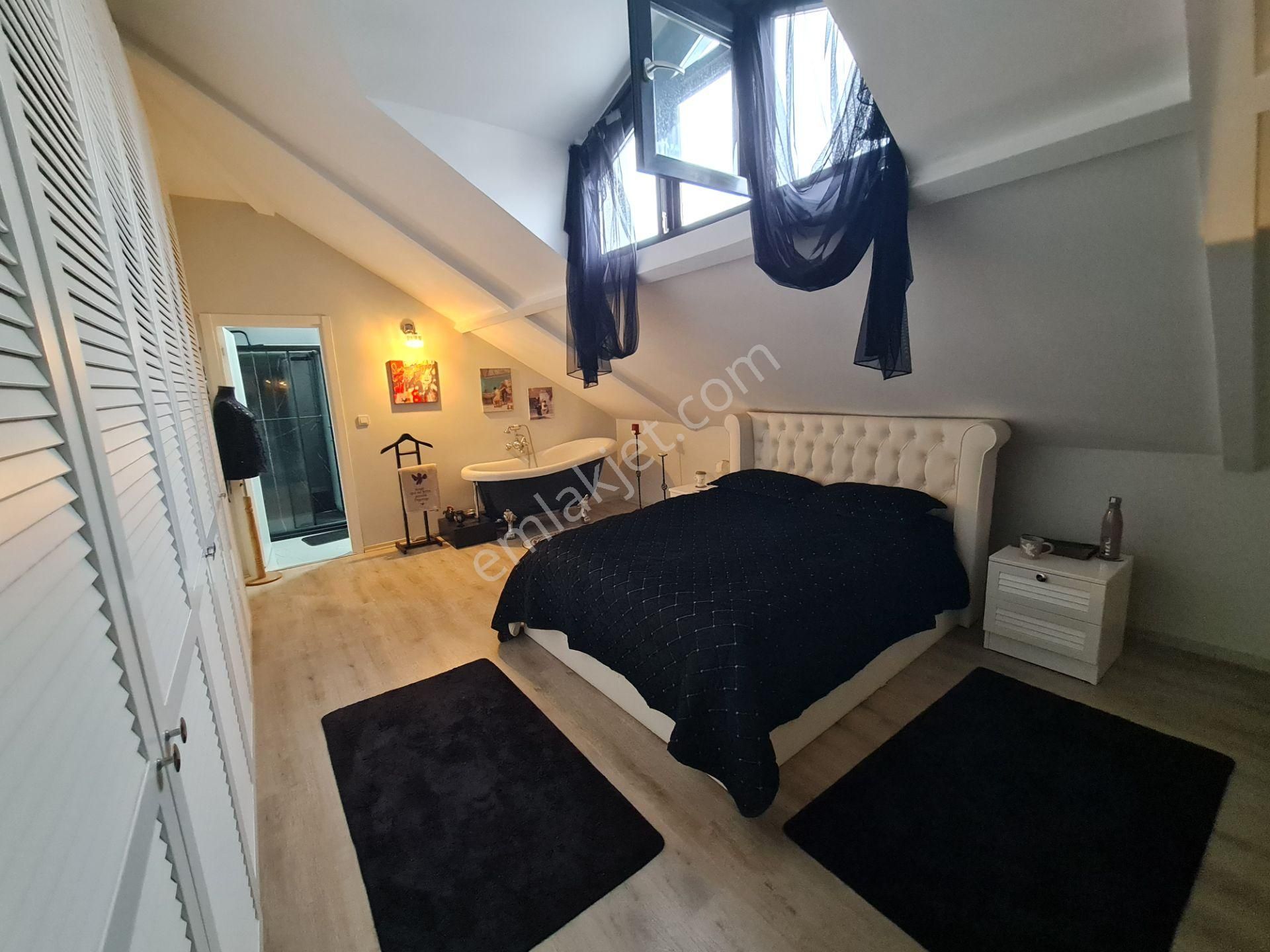 Erenköy De Cadde Ve Marmaray Yakın Geniş 2+1 Konsept Lüks Dubleks Daire