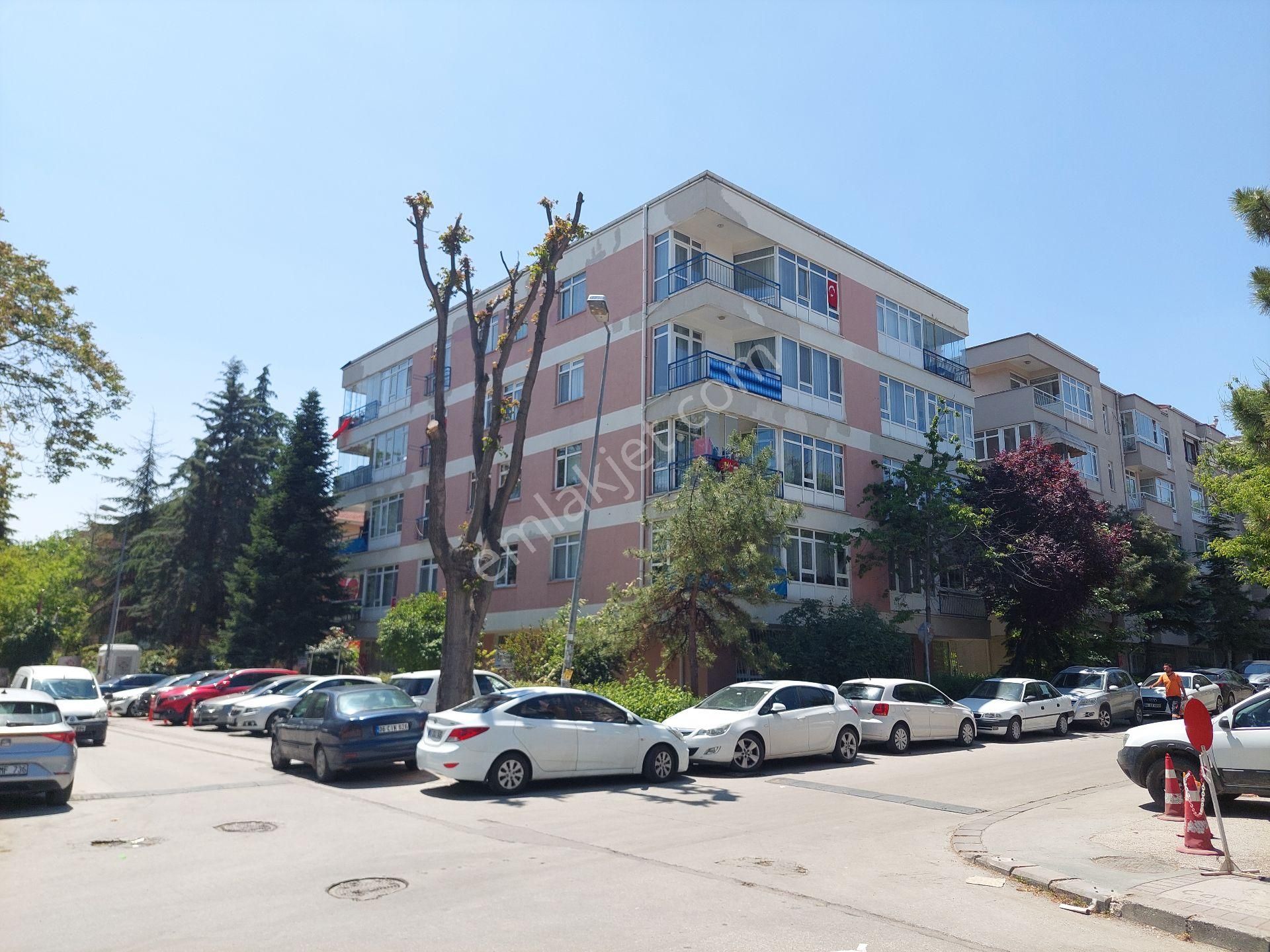 Başkent Dişçilik Yanı 2+1 Köşe Başı Binada - Ön Yüksek Giriş - Öğrenciyede