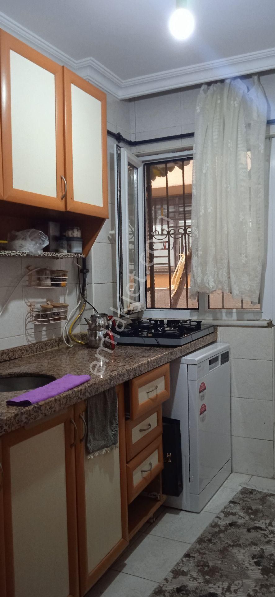 Bayrampaşa Yıldırım Şehit Cahit Bayraktar Sokakda Satılık 3+1 Bodrum Daire - Görsel 18