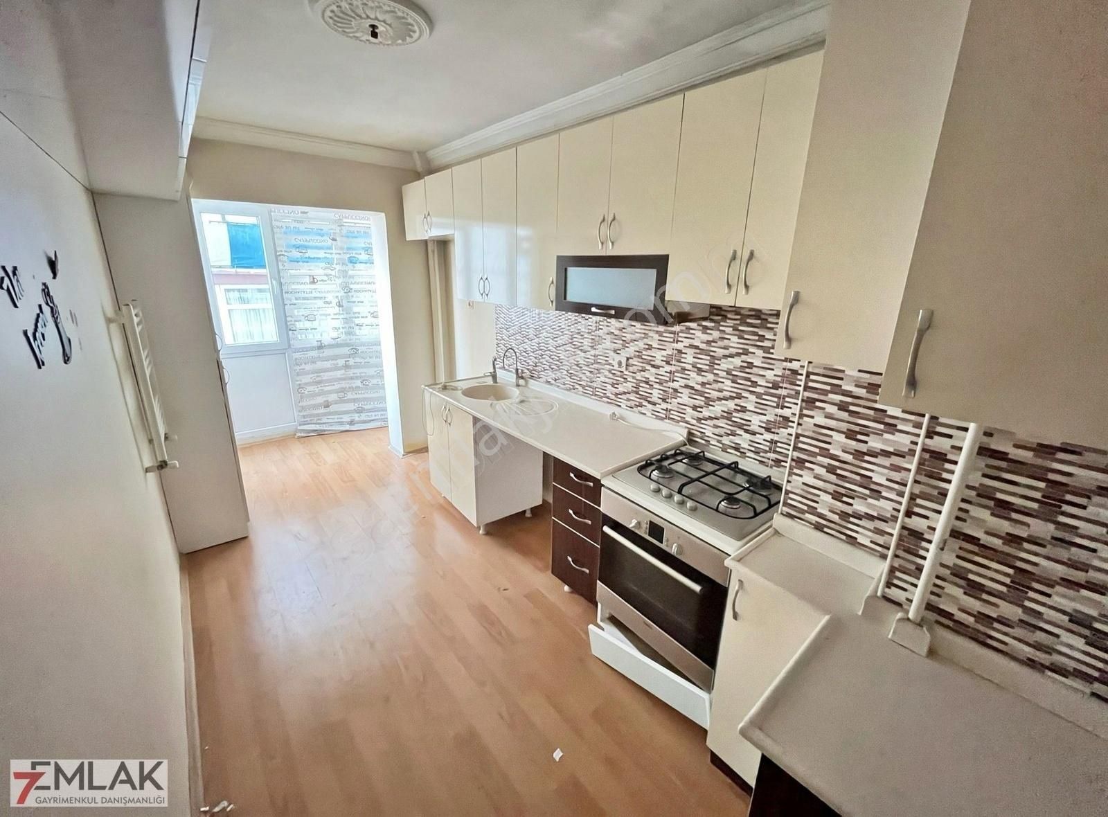 Ayvalı'da Seval Cad Yakın Ara Kat Ön Cephe Full Yapılı Geniş 2+1