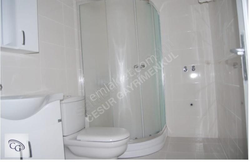 Kabataş-setüstünde İşyerine Uygun Kiralık (2+1) 96 M² Daire