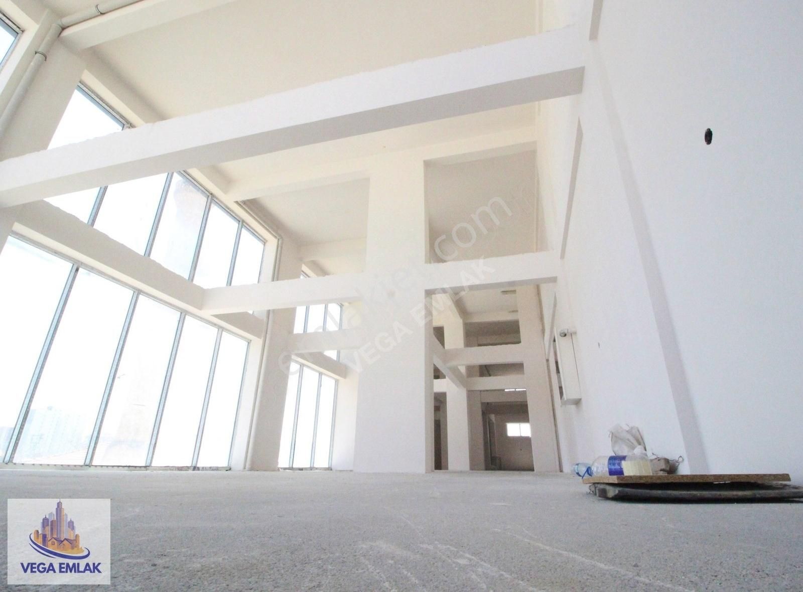 Vega Emlaktan Ana Caddede Bulvara Cephe 800 M2 Boş Dükkan - Görsel 12