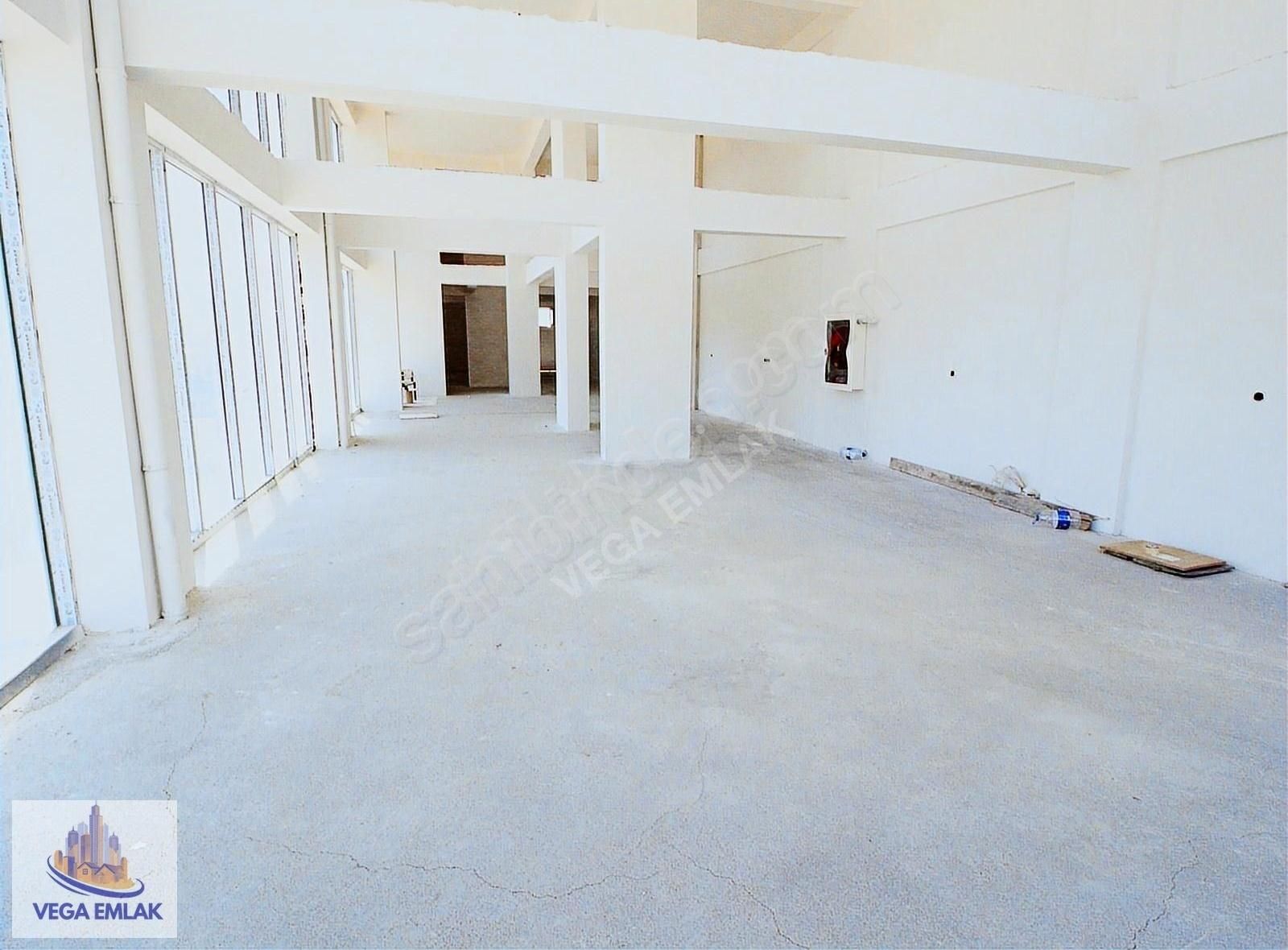 Vega Emlaktan Ana Caddede Bulvara Cephe 800 M2 Boş Dükkan - Görsel 34
