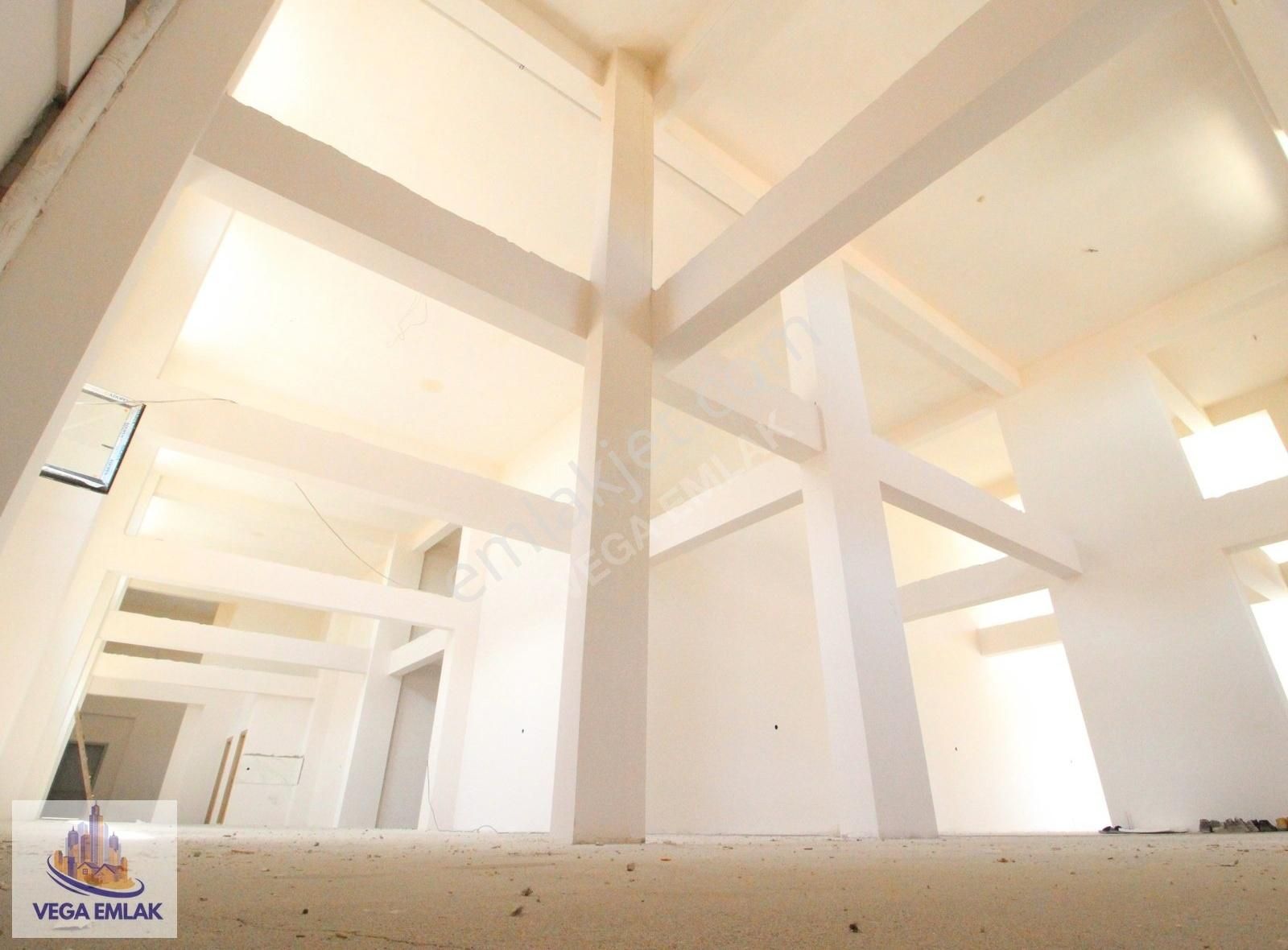 Vega Emlaktan Ana Caddede Bulvara Cephe 800 M2 Boş Dükkan - Görsel 10
