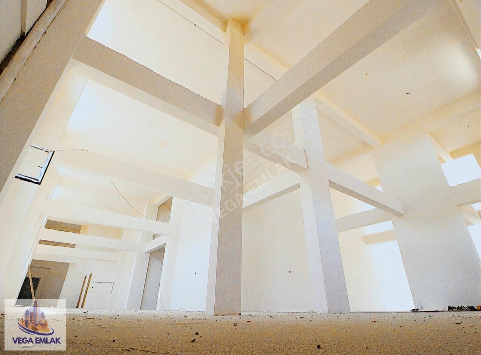 Vega Emlaktan Ana Caddede Bulvara Cephe 800 M2 Boş Dükkan - Görsel 9