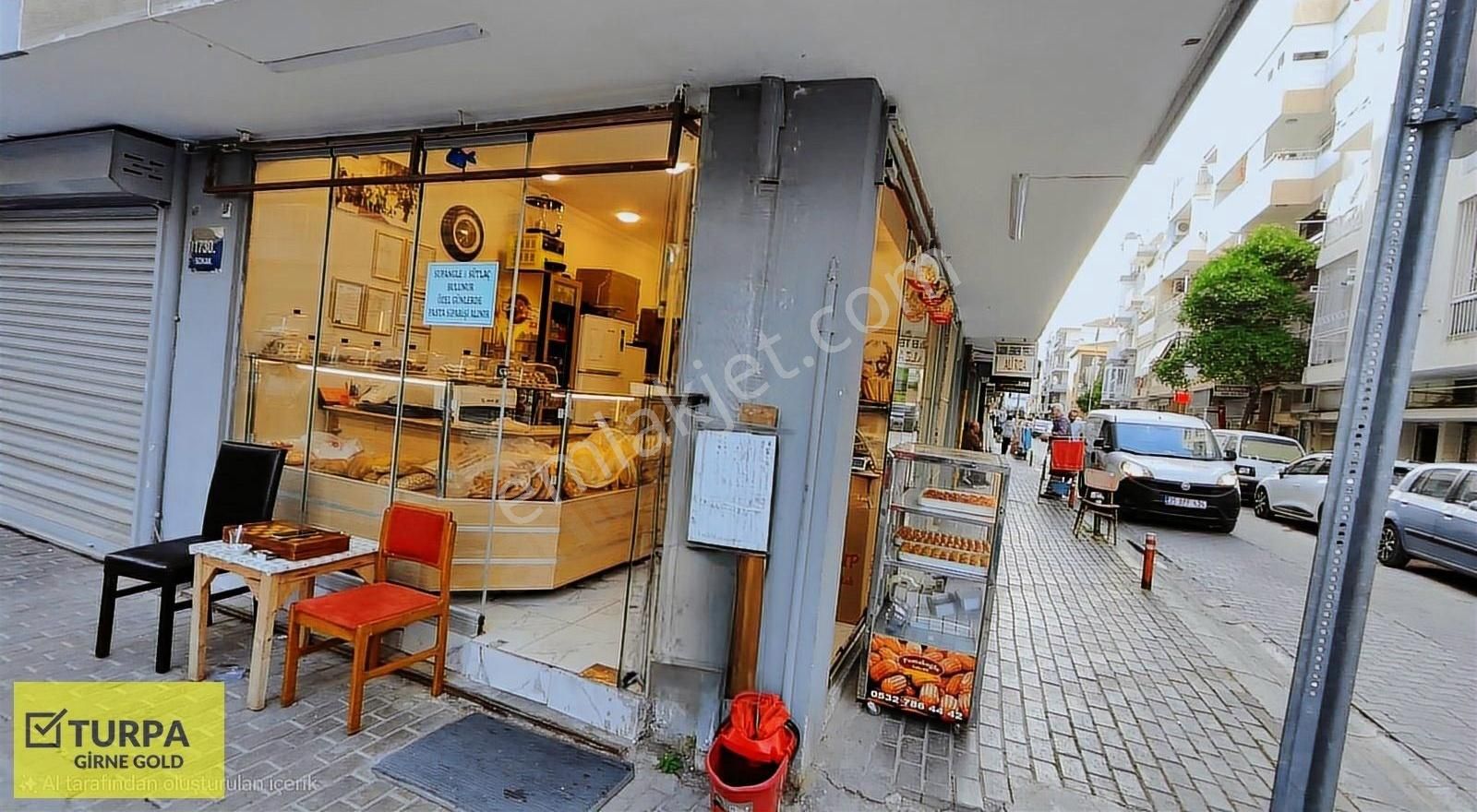 Karşıyaka Çarşı' Da Devren Kiralık Unlu Mamüller