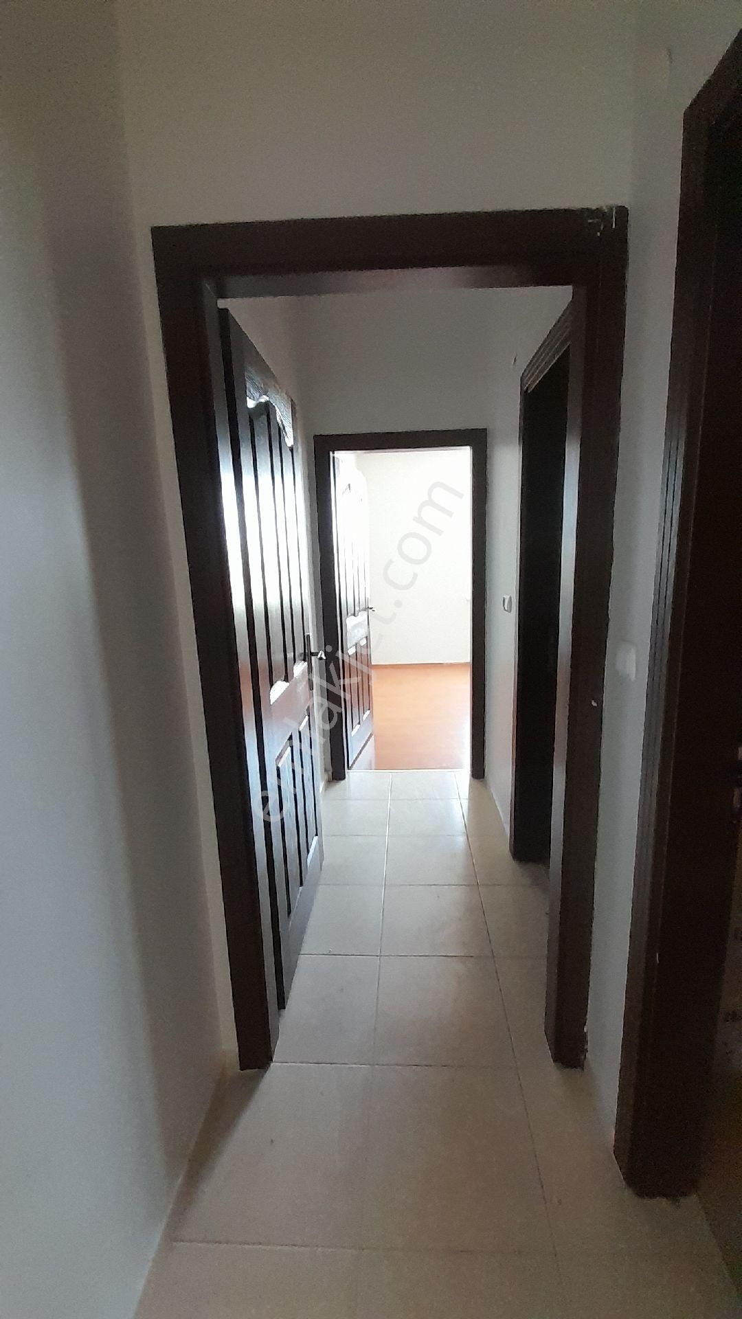 Kiralık Kombili Kilerli Vestiyerli Güney Cephe Temiz Daire
