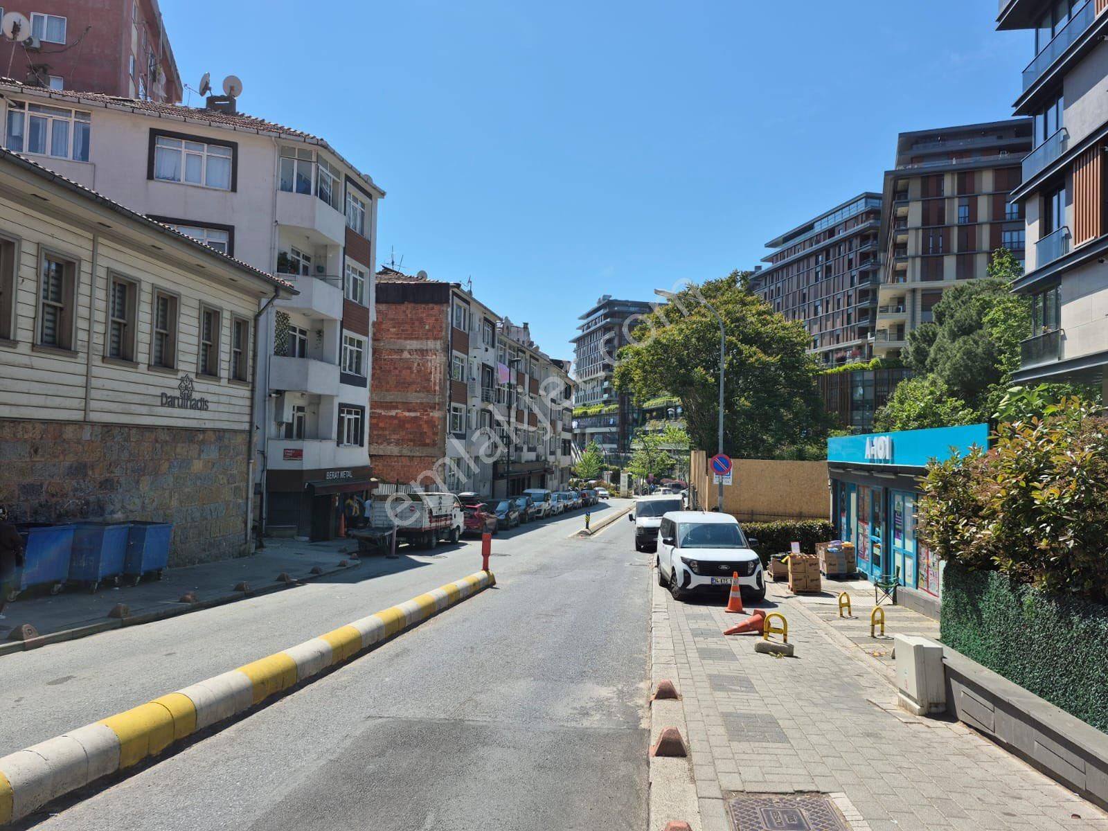Naz Emlaktan Çavuşdere Caddesi Üzerinde 2+1 Satılık Daire
