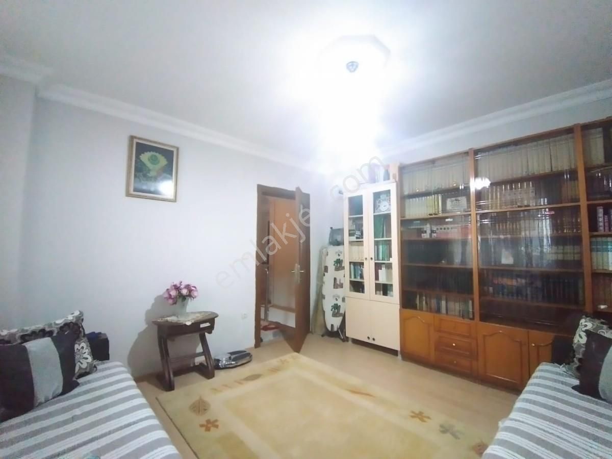 Kadıköy Ümraniyede Bahçeli 2+1 Satılık Daire Troykadan