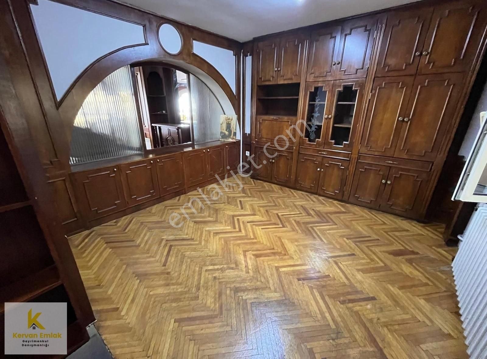 Turgutlu Atatürk Bulvarı Üzerinde Kiralık 250 M² Dubleks Daire