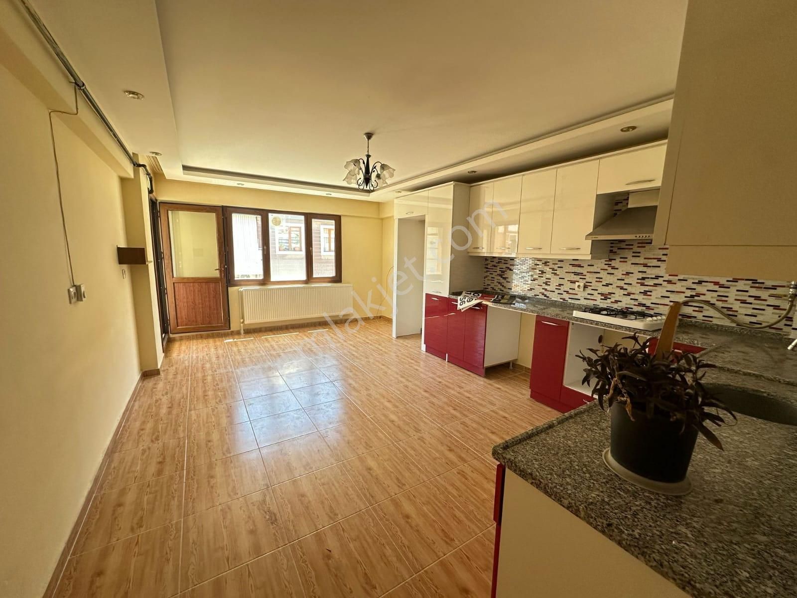 Muradiye Mahallesi 🏡 ✅3+1 130 M2 5 Katlının 5 Katı Dubleks ❇️ Alt Kat 3+1 Açık Mutfak