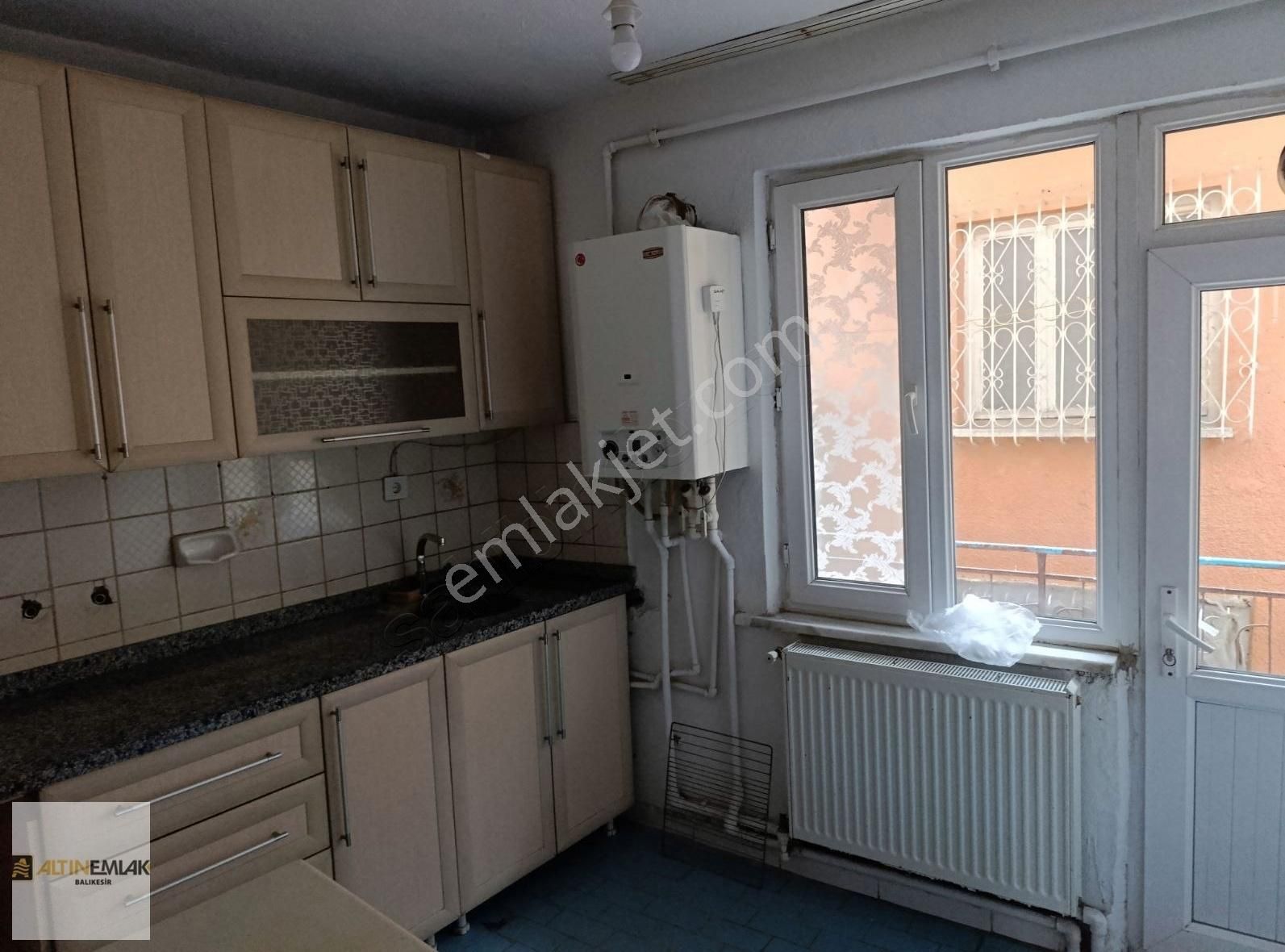 Karesi Merkez 1. Sakarya Mahallesi'nde 2+1 Kiralık Daire