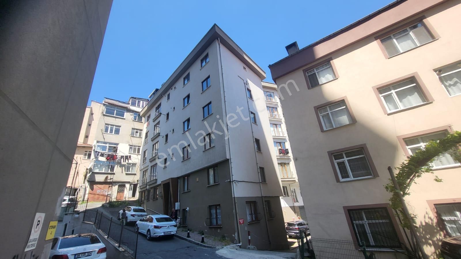 Kagıthane Merkeze Metrolara Yürüme Mesafesi Nezih 1+1 Kiralık