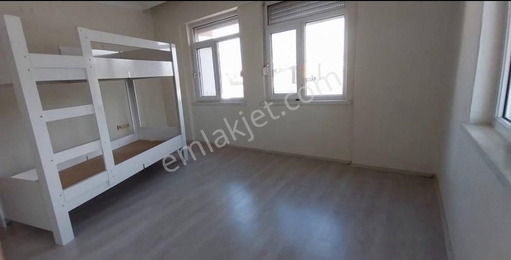 Örnek Mahallesi Zübeyde Hanım Caddesinde Kiralık 2+1 Daire
