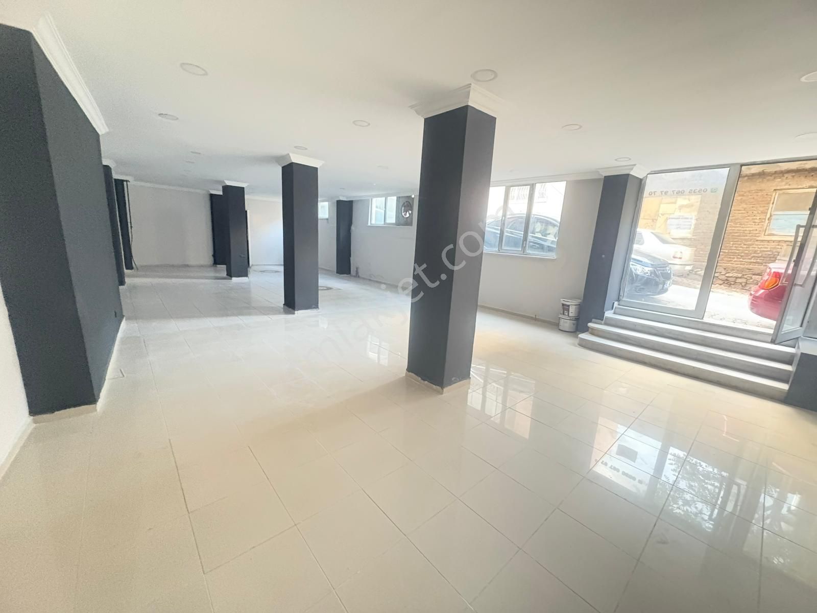 Bandırma Ordu Caddesinde 120 M2 Satılık Dükkan