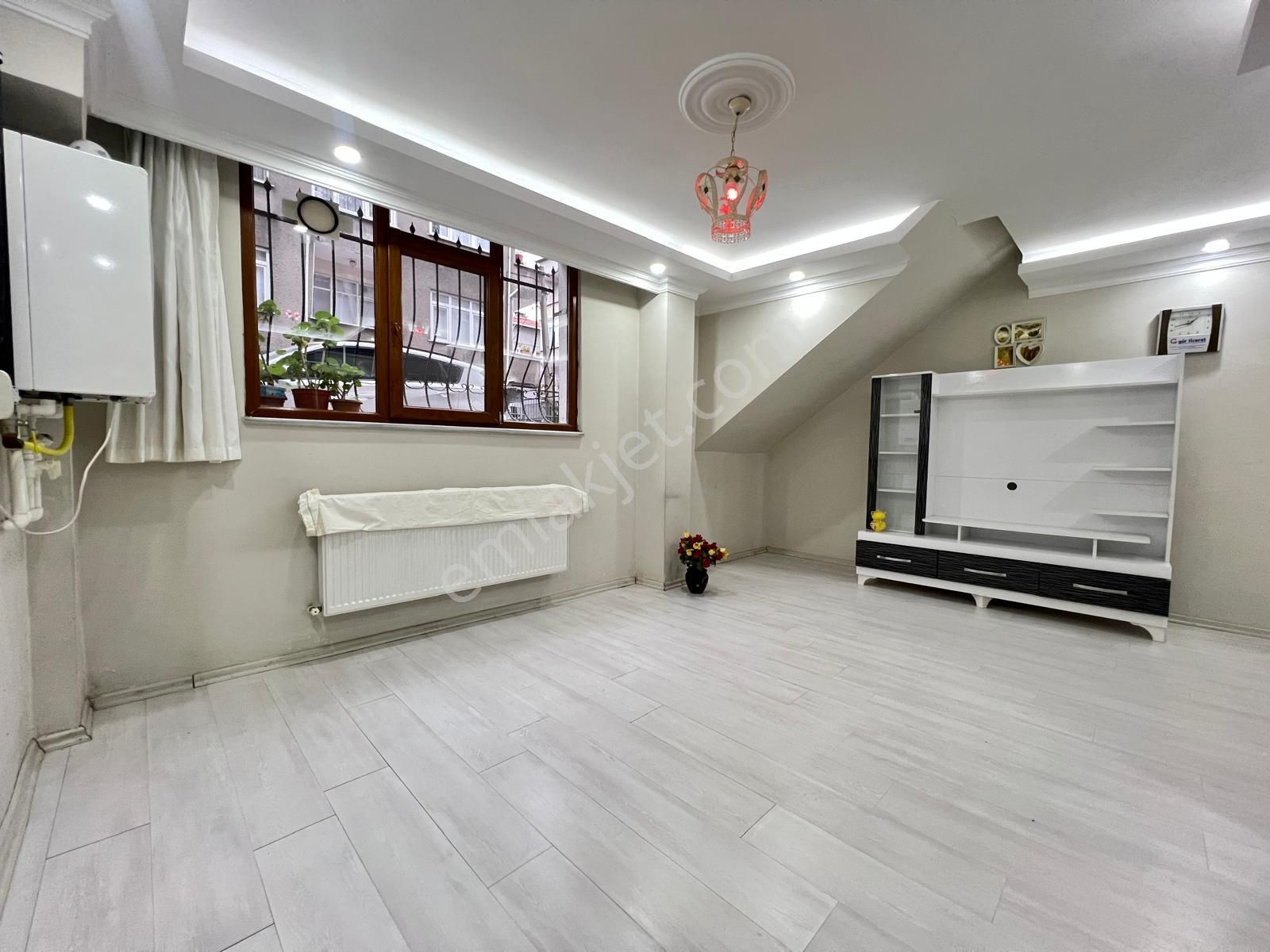 Loft'tan Fevziçakmak Mh.çift Sokağa Cephe Yeni Binada 2+1 Bahçe Kat Daire