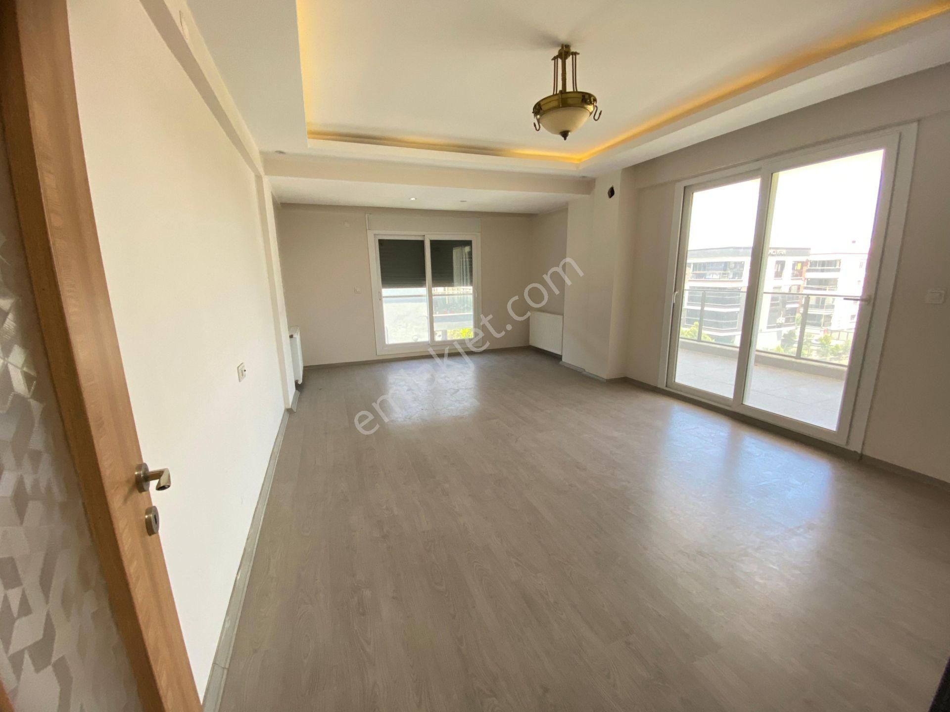 Mimozadan Bahçivan Sitesinde 3+1 150 M2 - Görsel 2