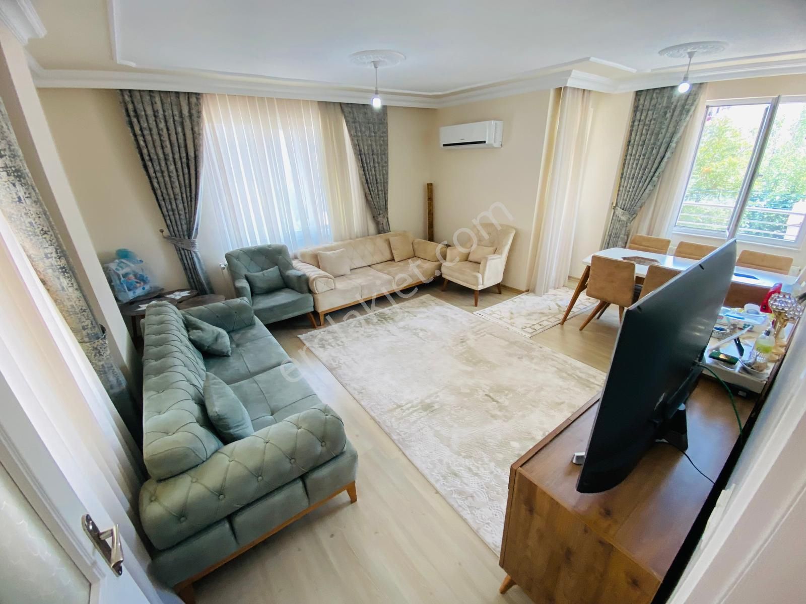 Kızıltoprak Mh.de Katta Tek Daire D.gaz Kombili Asansörlü 2+1 Arakat