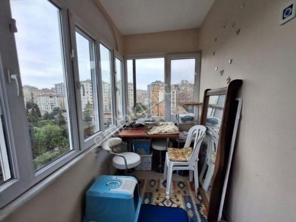 Sahrayıcedit'te Satılık 3+1 Daire İskanlı Yatırıma Uygun Mülk Sahibi Oturmaktadır.