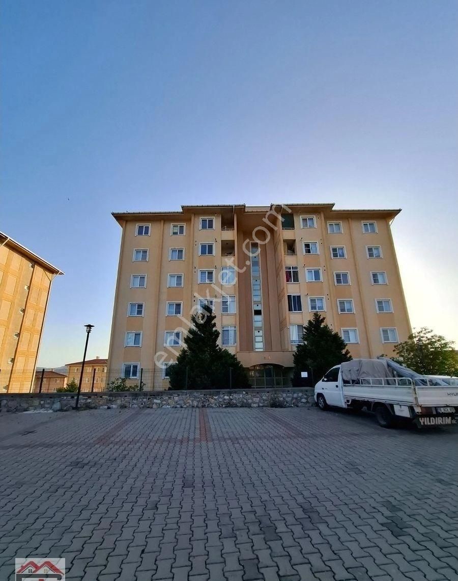 Akhisar Hacı İshak Toki Fahri Sertel Emlaktan Kiralık 3+1 Daire